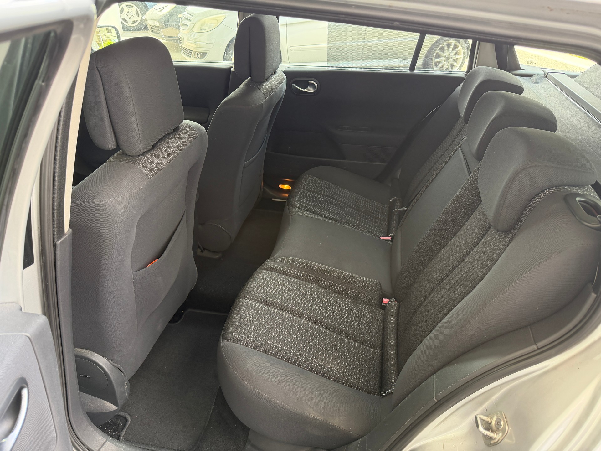 RENAULT Mégane Break 1.6 16V Business-image-8
