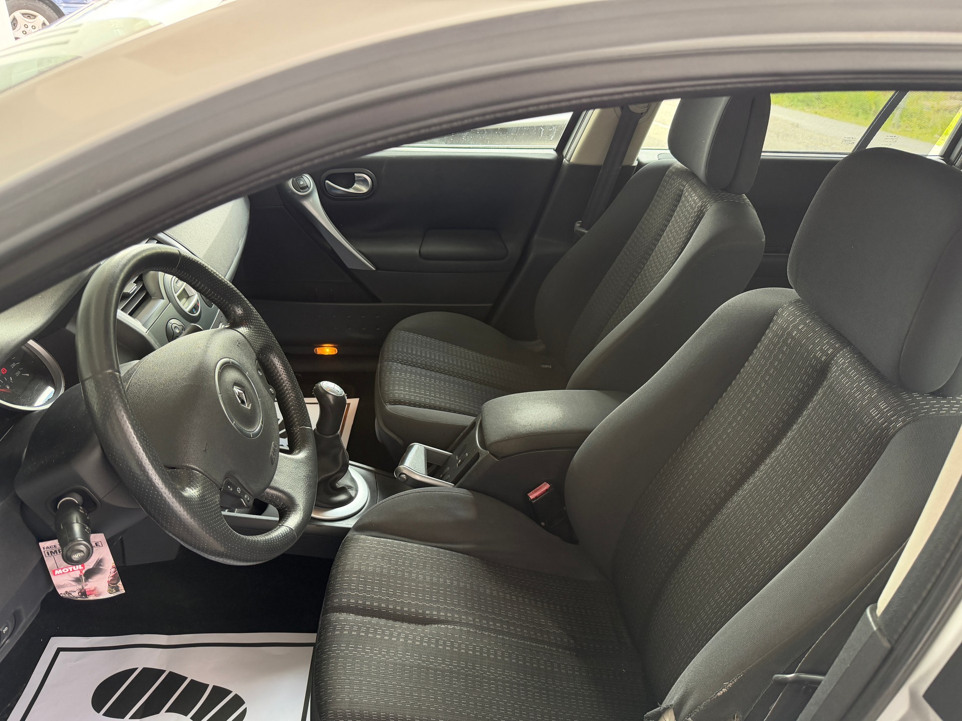 RENAULT Mégane Break 1.6 16V Business-image-7