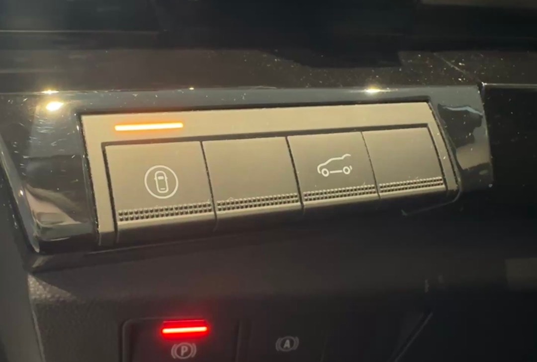 RENAULT Espace 1.2 E-Tech 200 Techno 7-Sitze-image-18