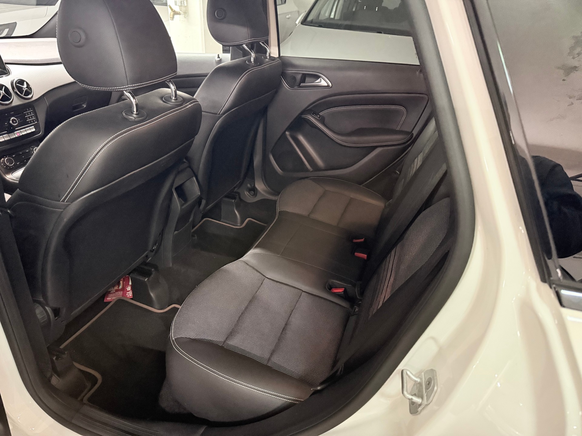 MERCEDES-BENZ B 200 CDI Night Star 7G-DCT-image-9