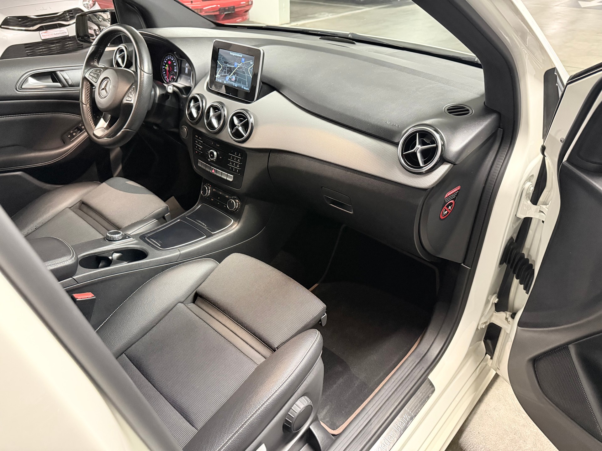 MERCEDES-BENZ B 200 CDI Night Star 7G-DCT-image-11