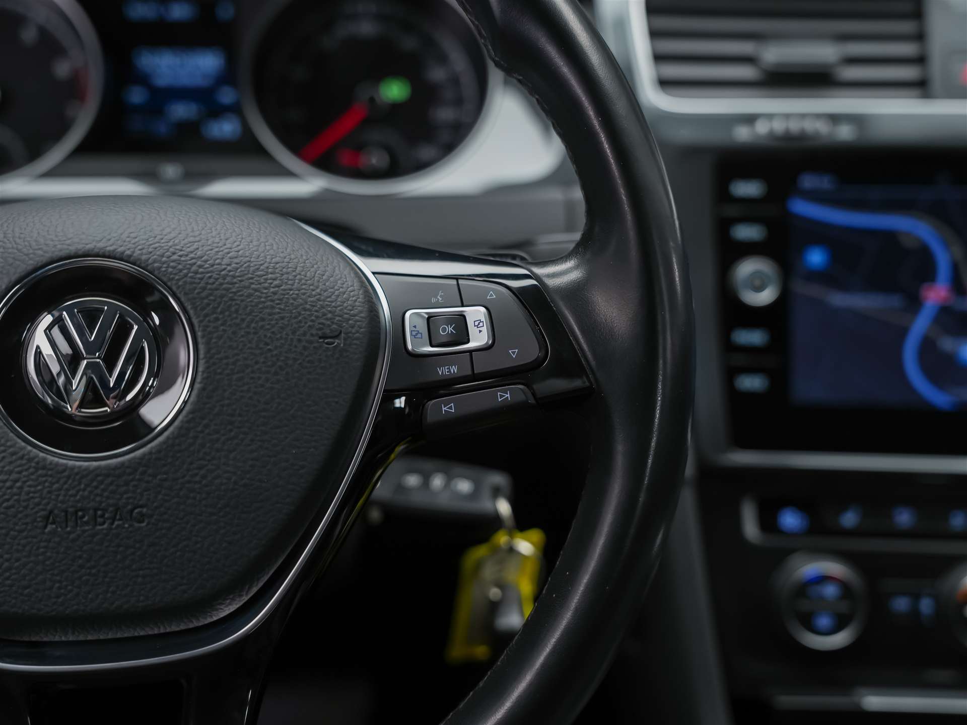 VW Golf Variant 1.5 TSI EVO Comfortline DSG *CH Auto*Abstandsregler*Sitzheizung*-image-24