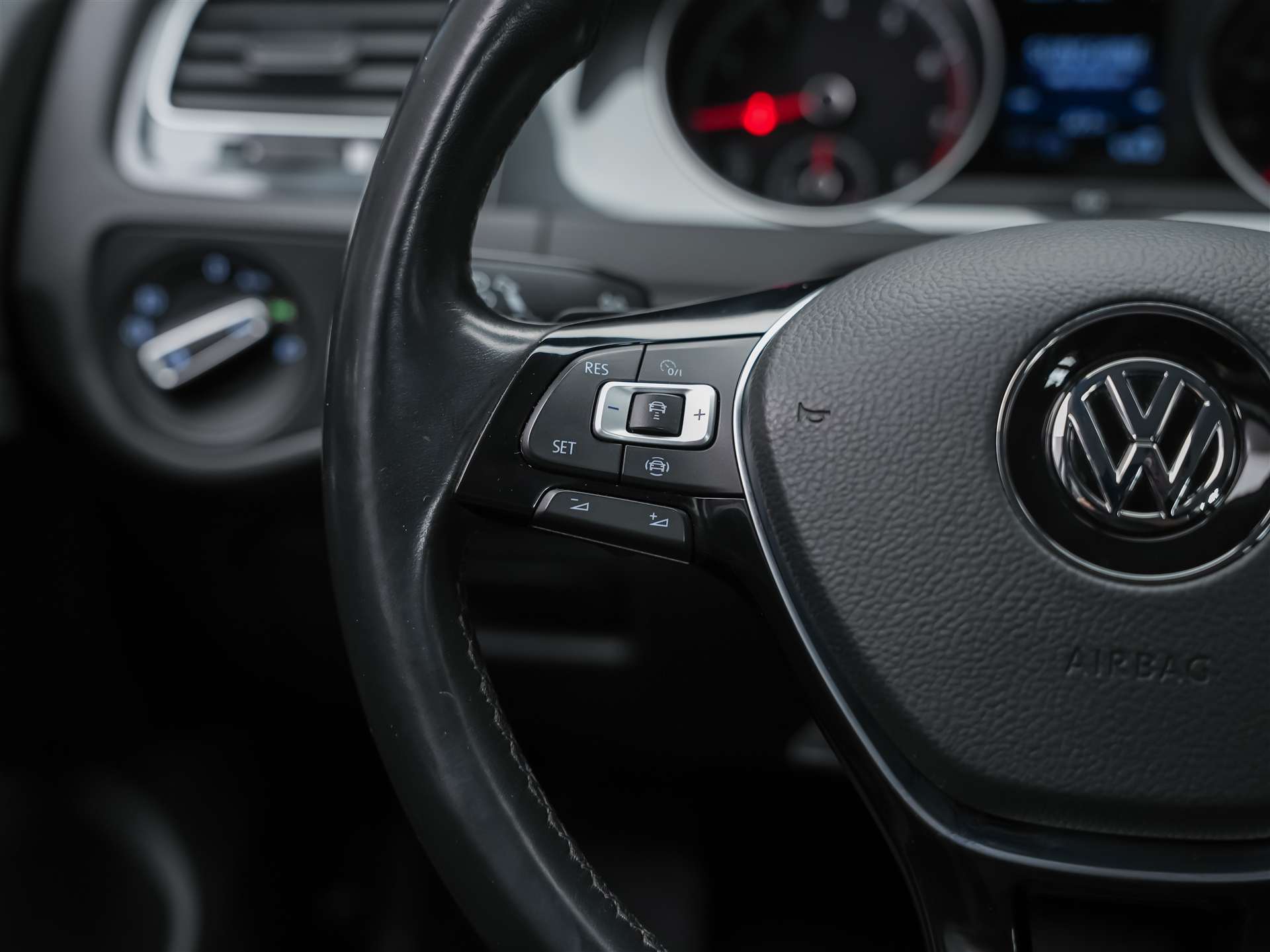 VW Golf Variant 1.5 TSI EVO Comfortline DSG *CH Auto*Abstandsregler*Sitzheizung*-image-23