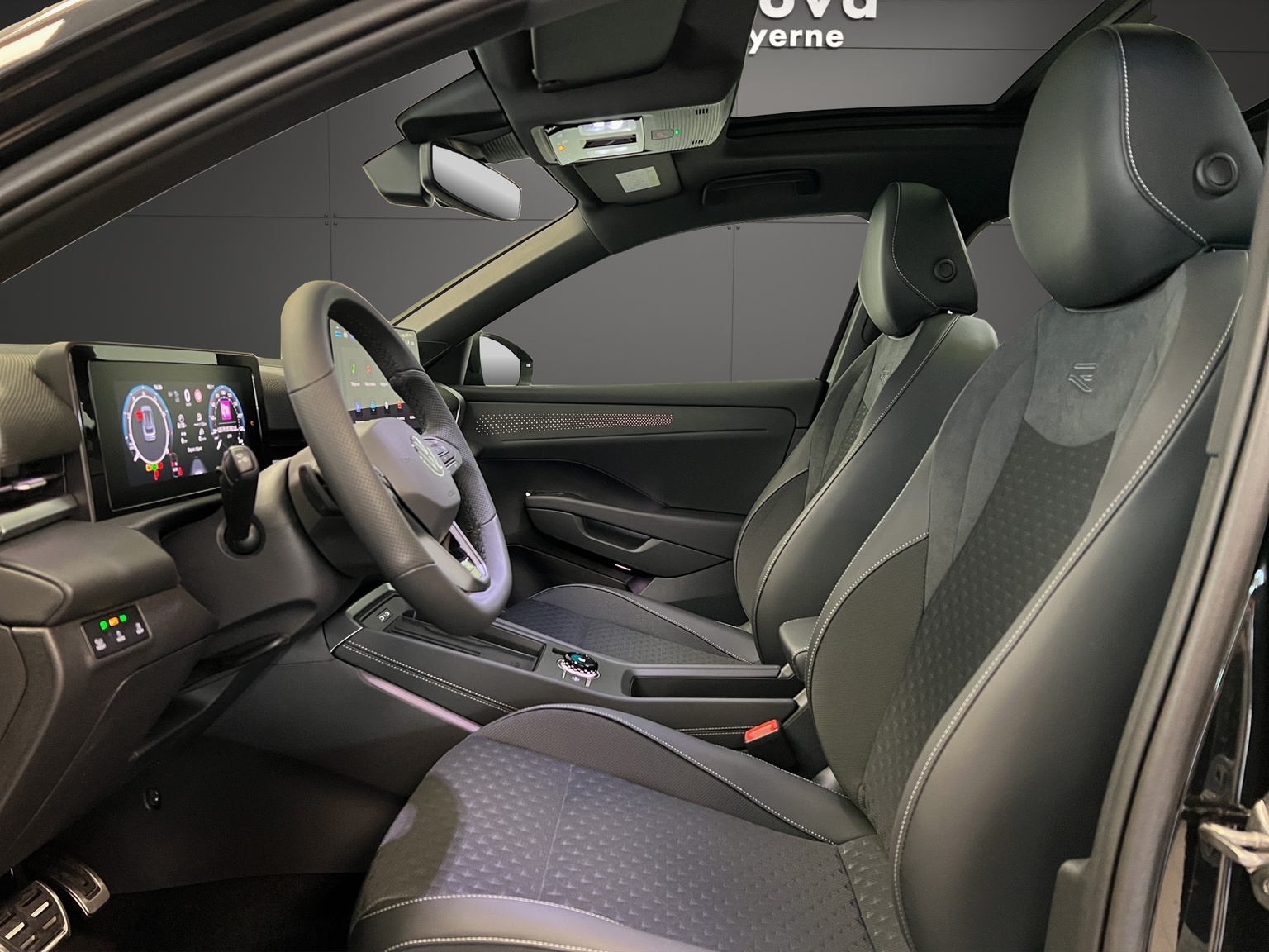 VW T-Roc 1.5 eTSI mHEV R-Line DSG-image-5