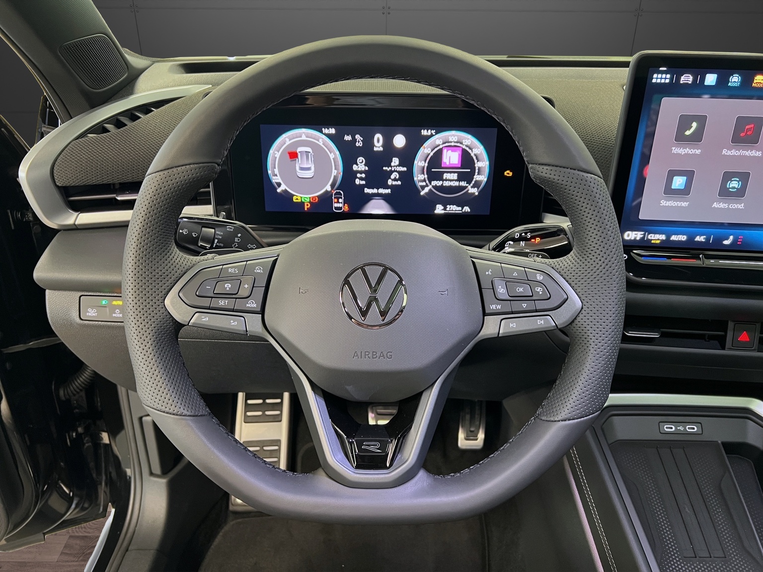 VW T-Roc 1.5 eTSI mHEV R-Line DSG-image-6