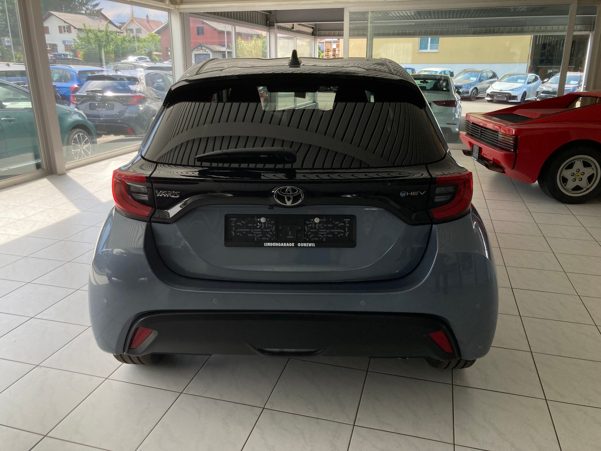 TOYOTA Yaris 1.5 Trend e-CVT-image-4