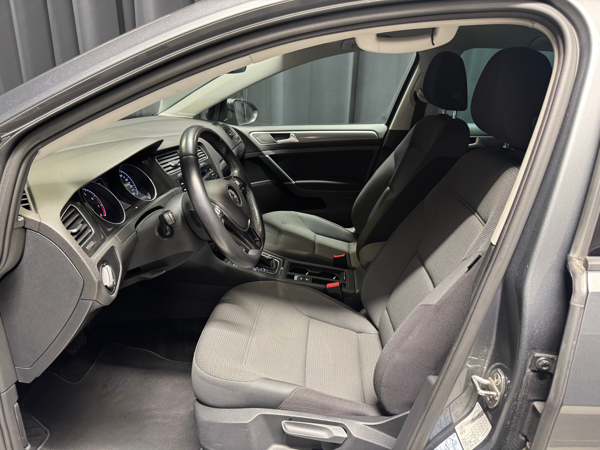 VW Golf 1.5 TSI EVO Comfortline DSG (2)-image-6