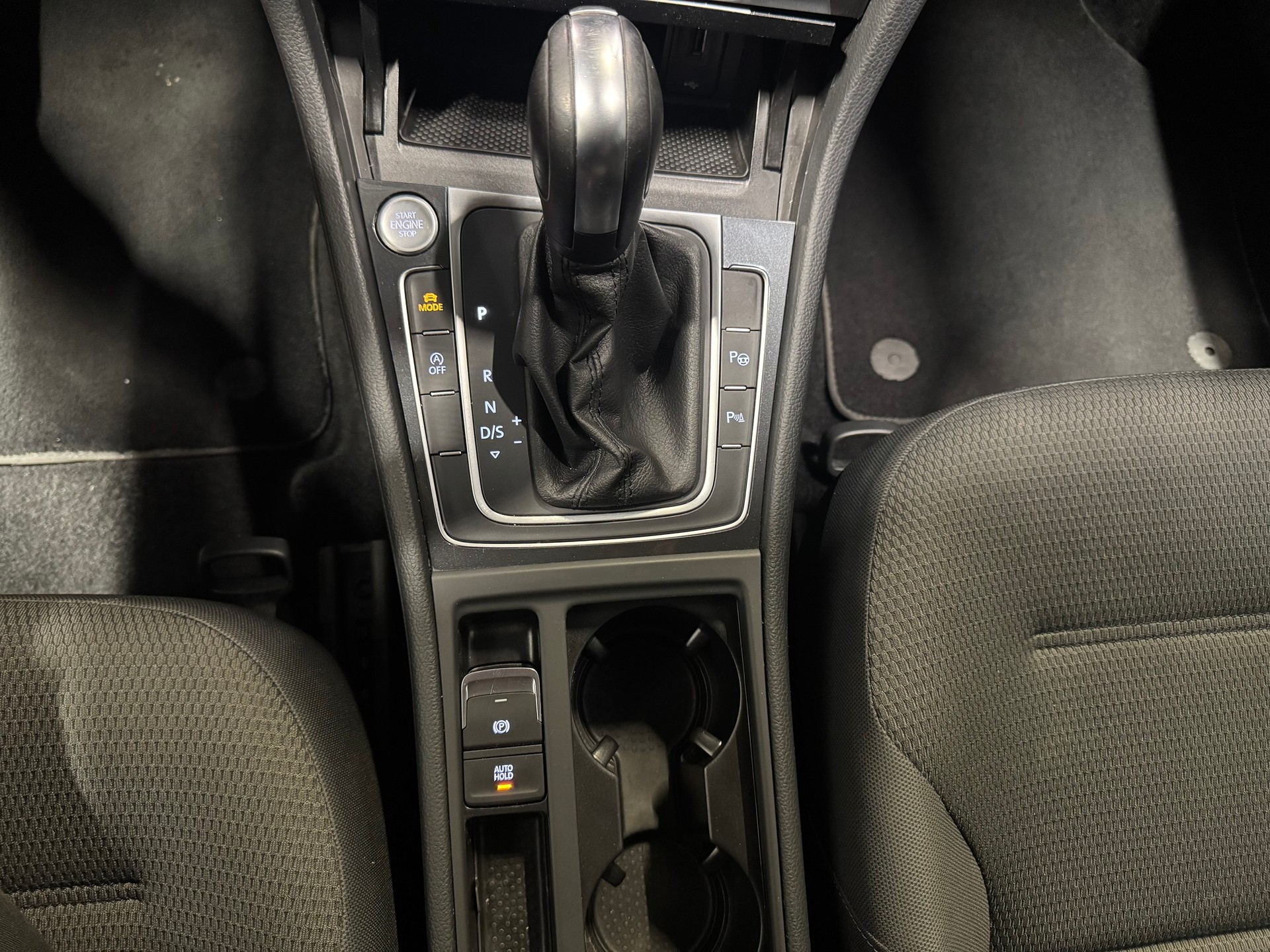 VW Golf 1.5 TSI EVO Comfortline DSG (2)-image-16
