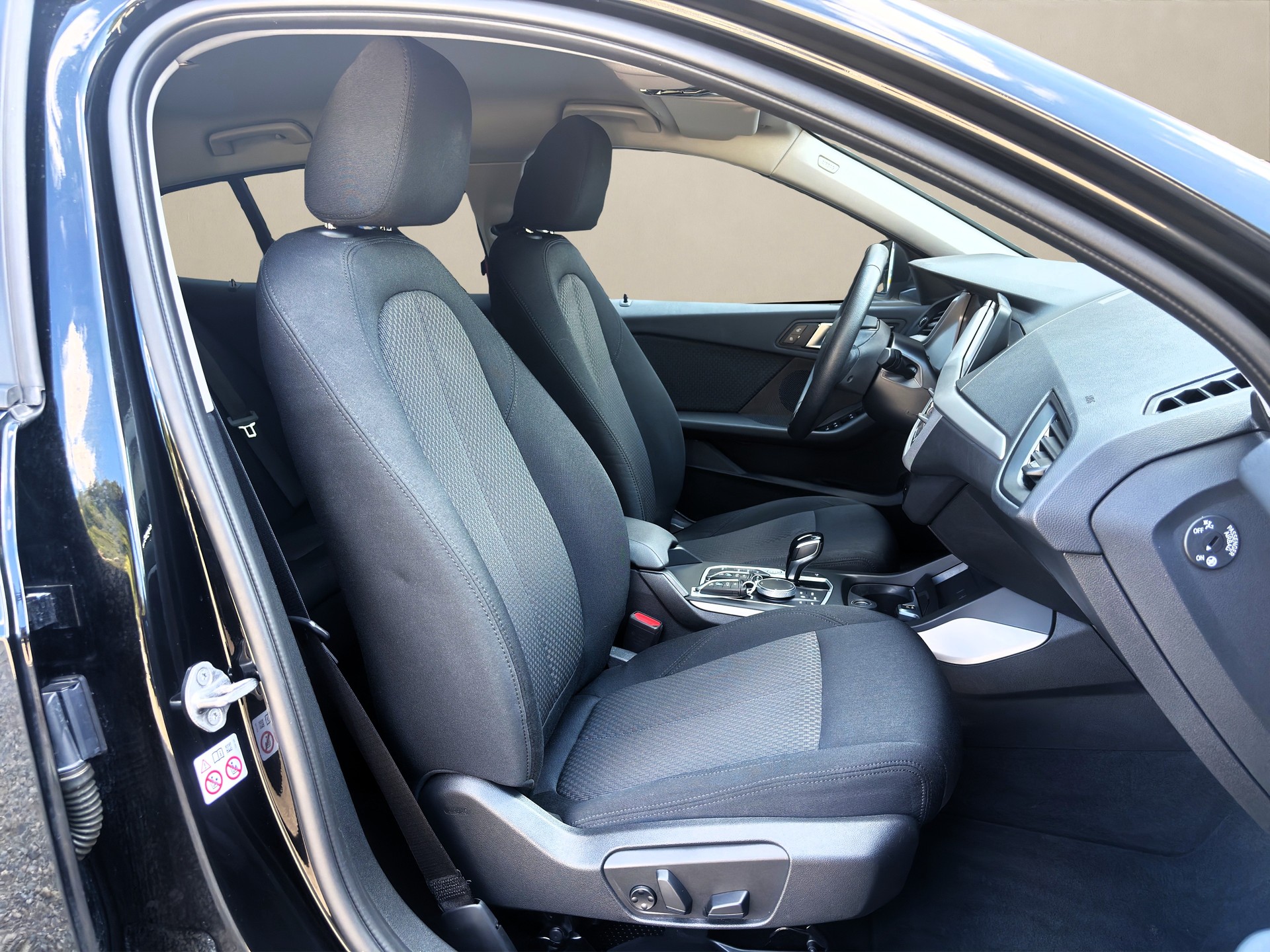 BMW 120d xDrive Steptronic ✅CH-Fahrzeug & 8-fach bereift auf ALU✅-image-9