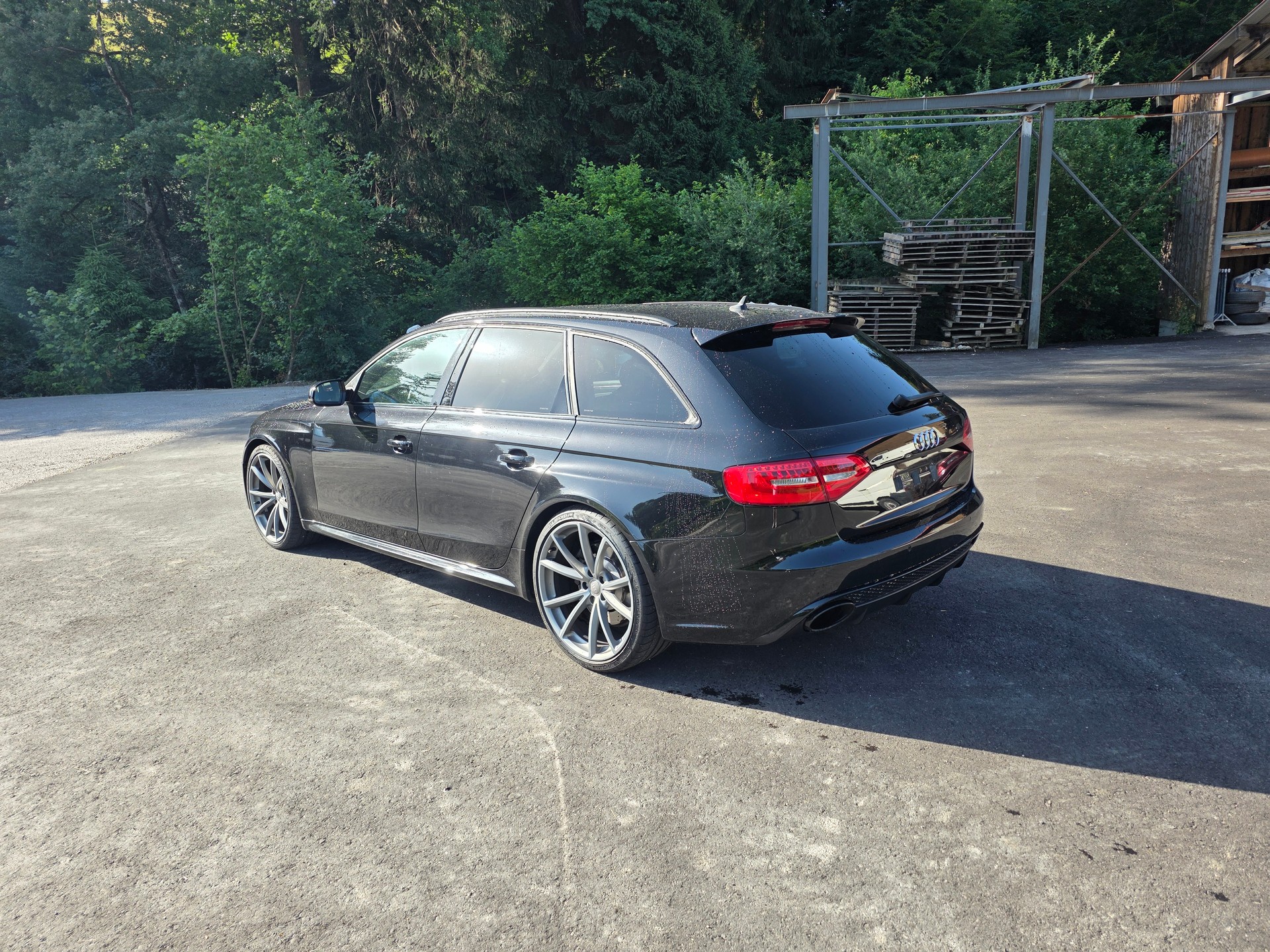 AUDI RS4 Avant 4.2 FSI V8 quattro S-tronic-image-2