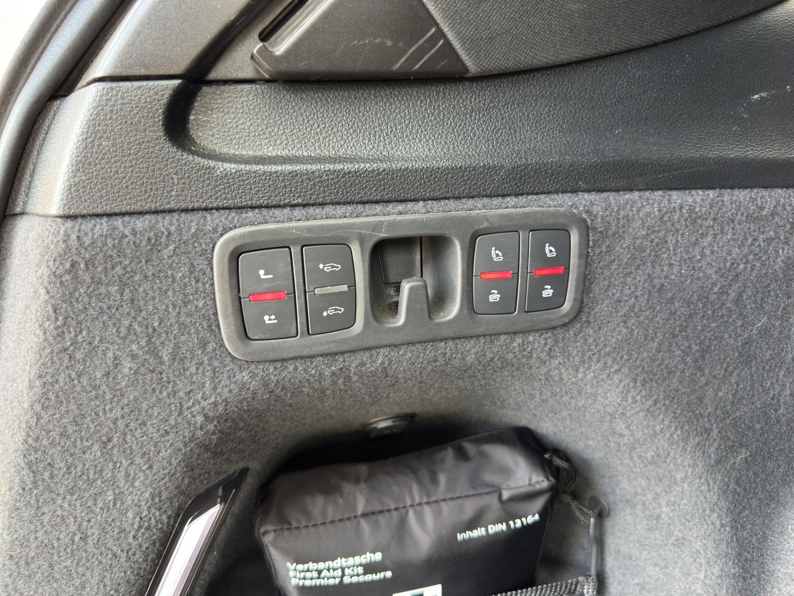 AUDI Q7 50 TDI quattro tiptronic-image-19