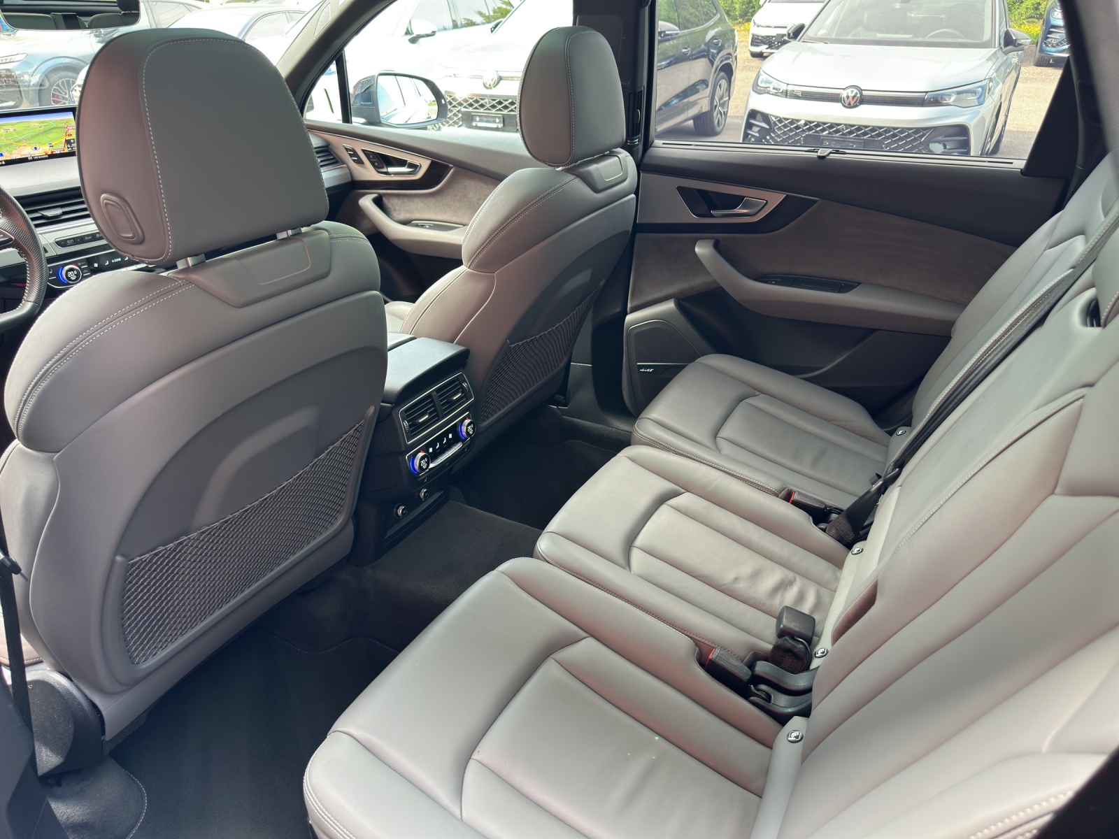 AUDI Q7 50 TDI quattro tiptronic-image-18