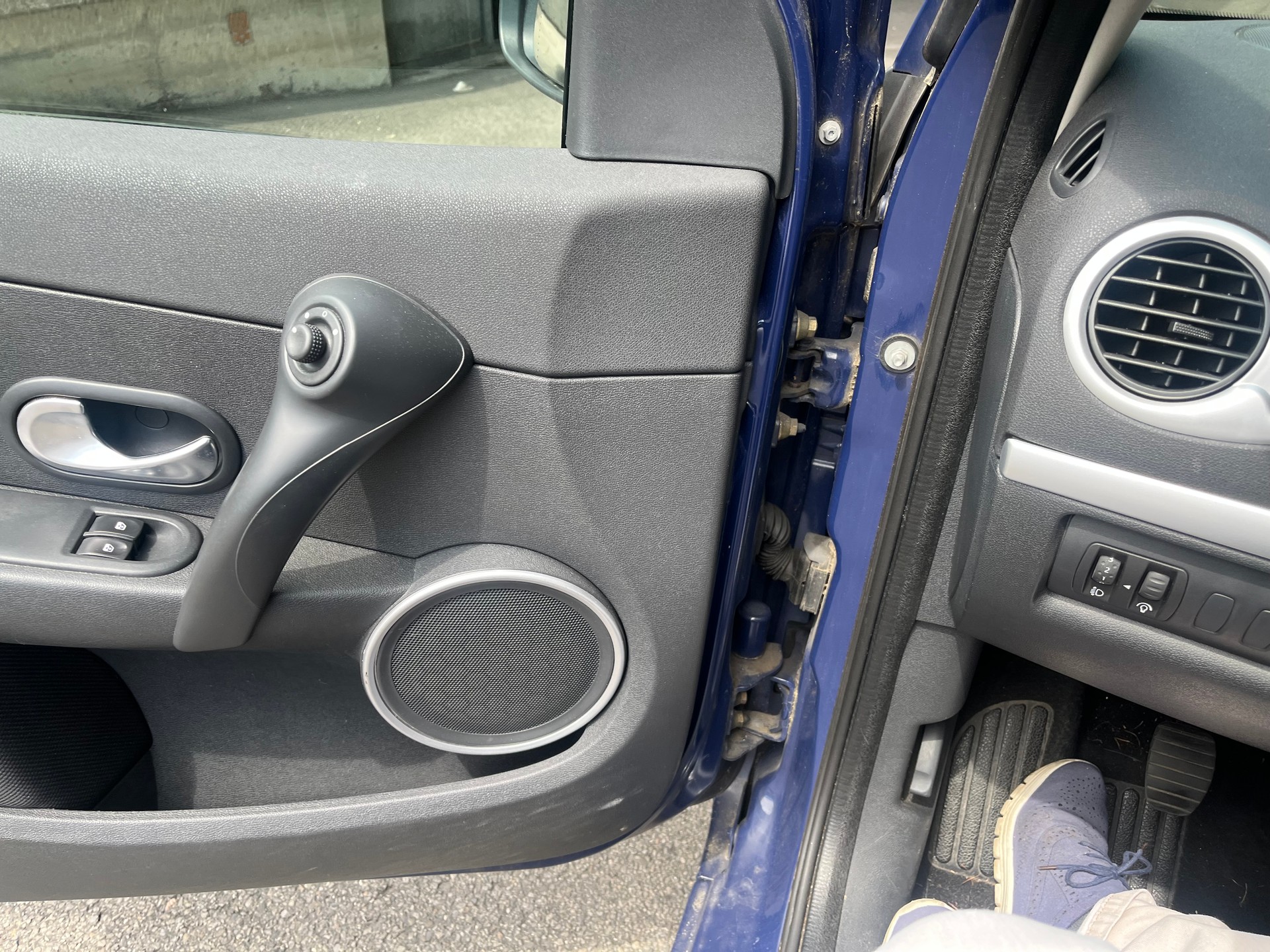 RENAULT Clio 1.6 16V Dynamique-image-8