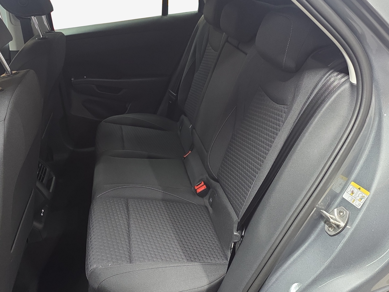 VW T-Roc 1.5 eTSI mHEV Life DSG-image-11