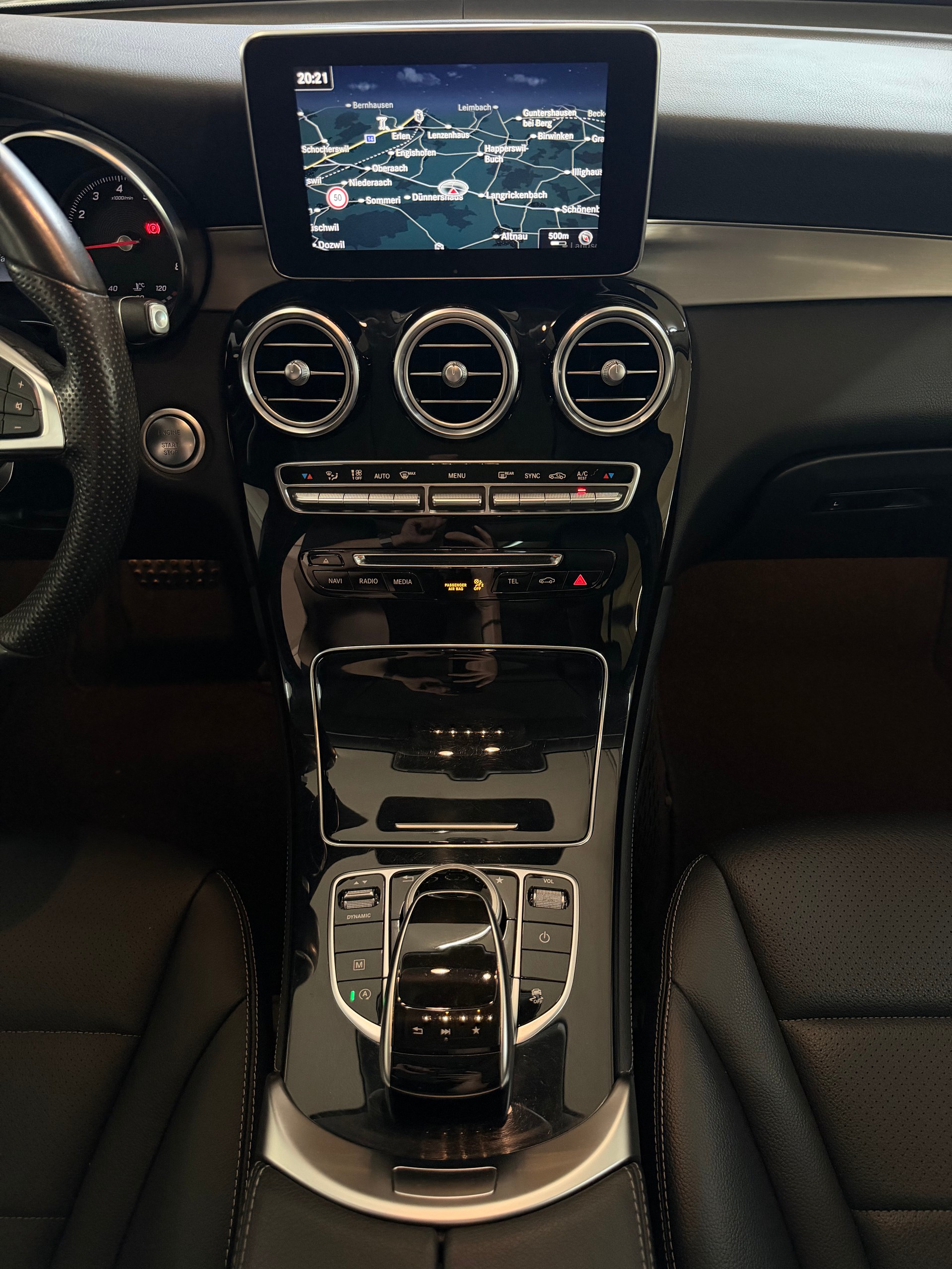 MERCEDES-BENZ GLC 300 4Matic AMG Line 9G-Tronic-image-8