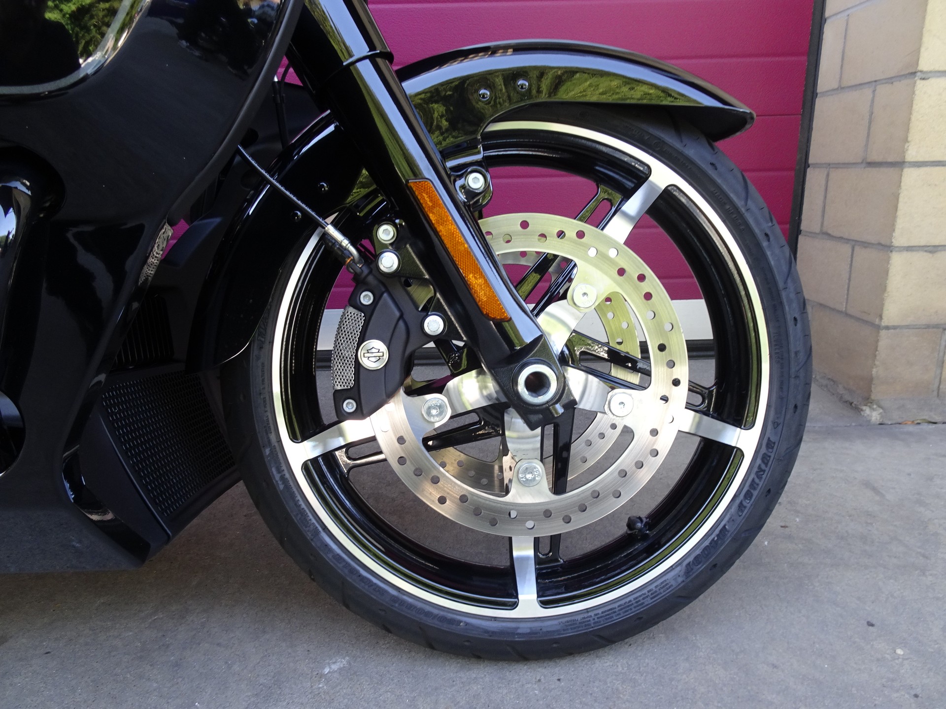 HARLEY-DAVIDSON FLHXU Street Glide Ultra 117-showroom-element-1