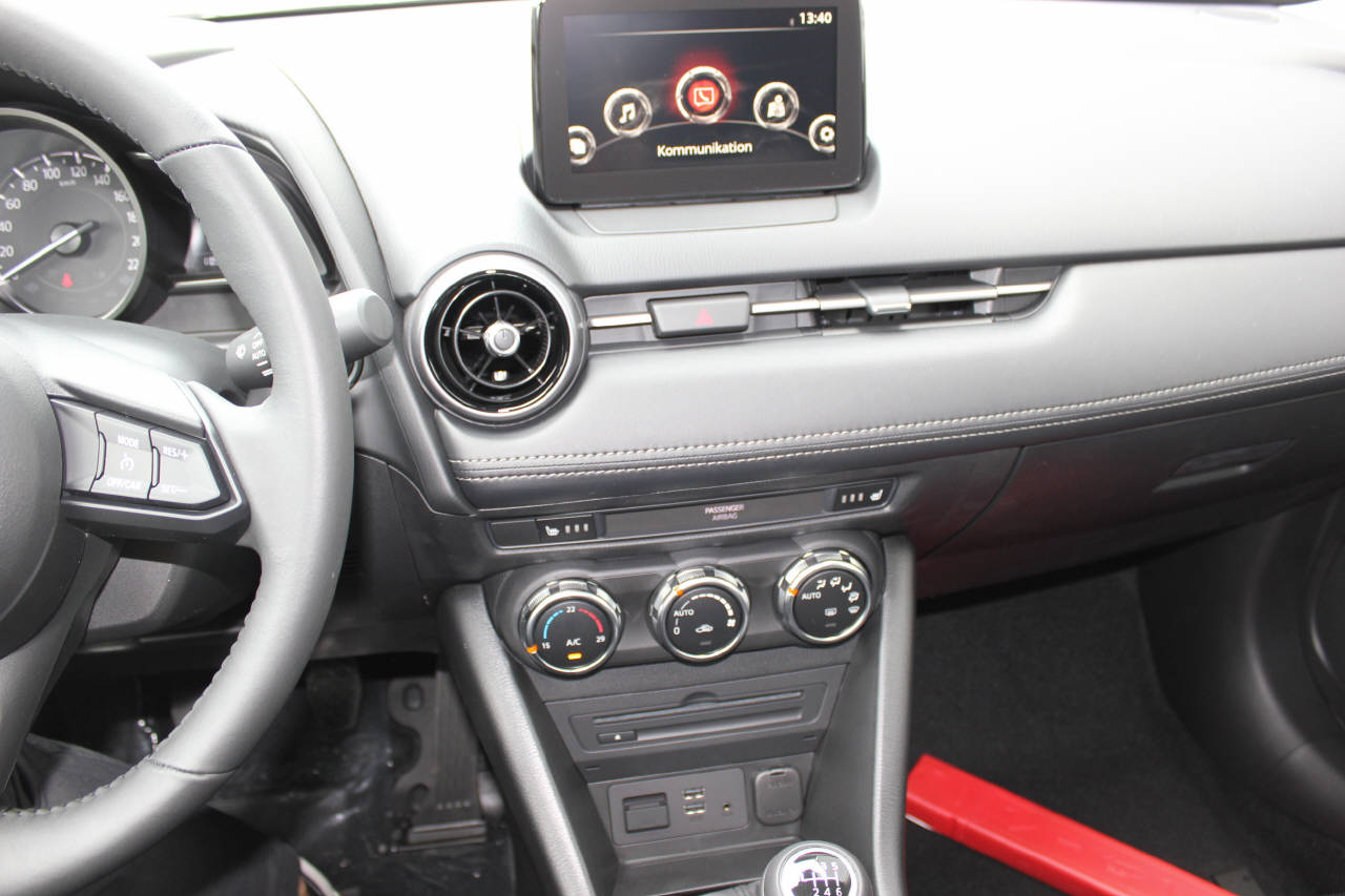 MAZDA CX-3 1.5 D Revolution AWD-image-5