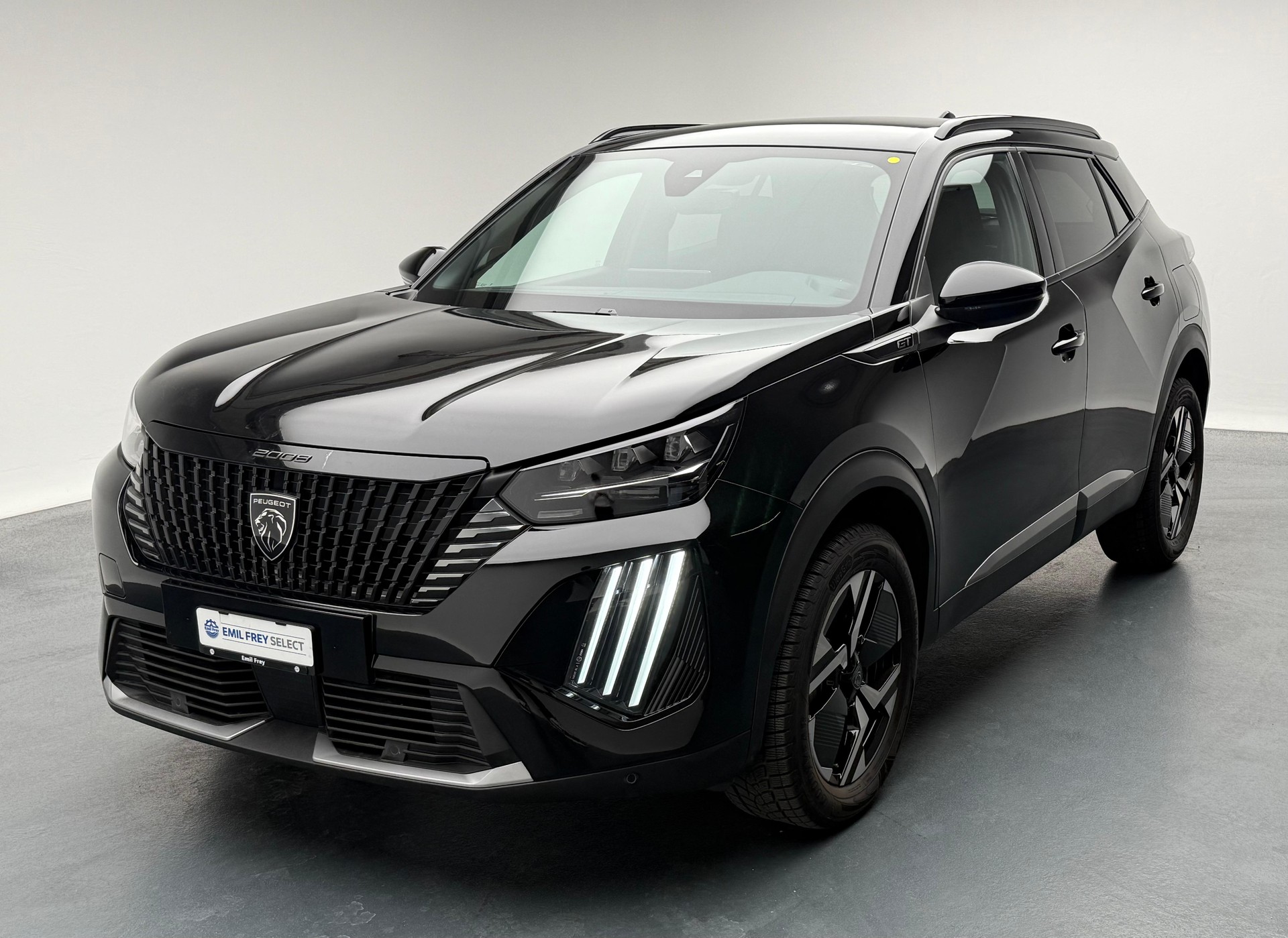 PEUGEOT 2008 1.2 PureTech 130 GT-image-0