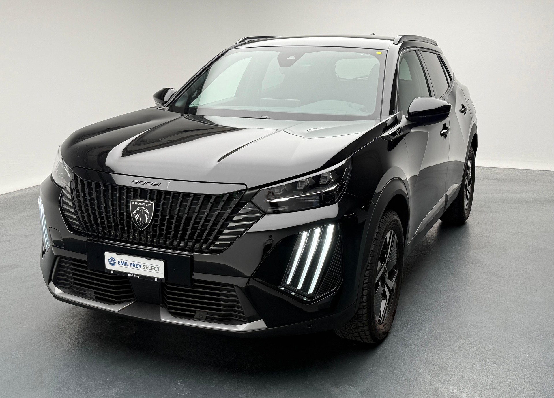 PEUGEOT 2008 1.2 PureTech 130 GT-image-1