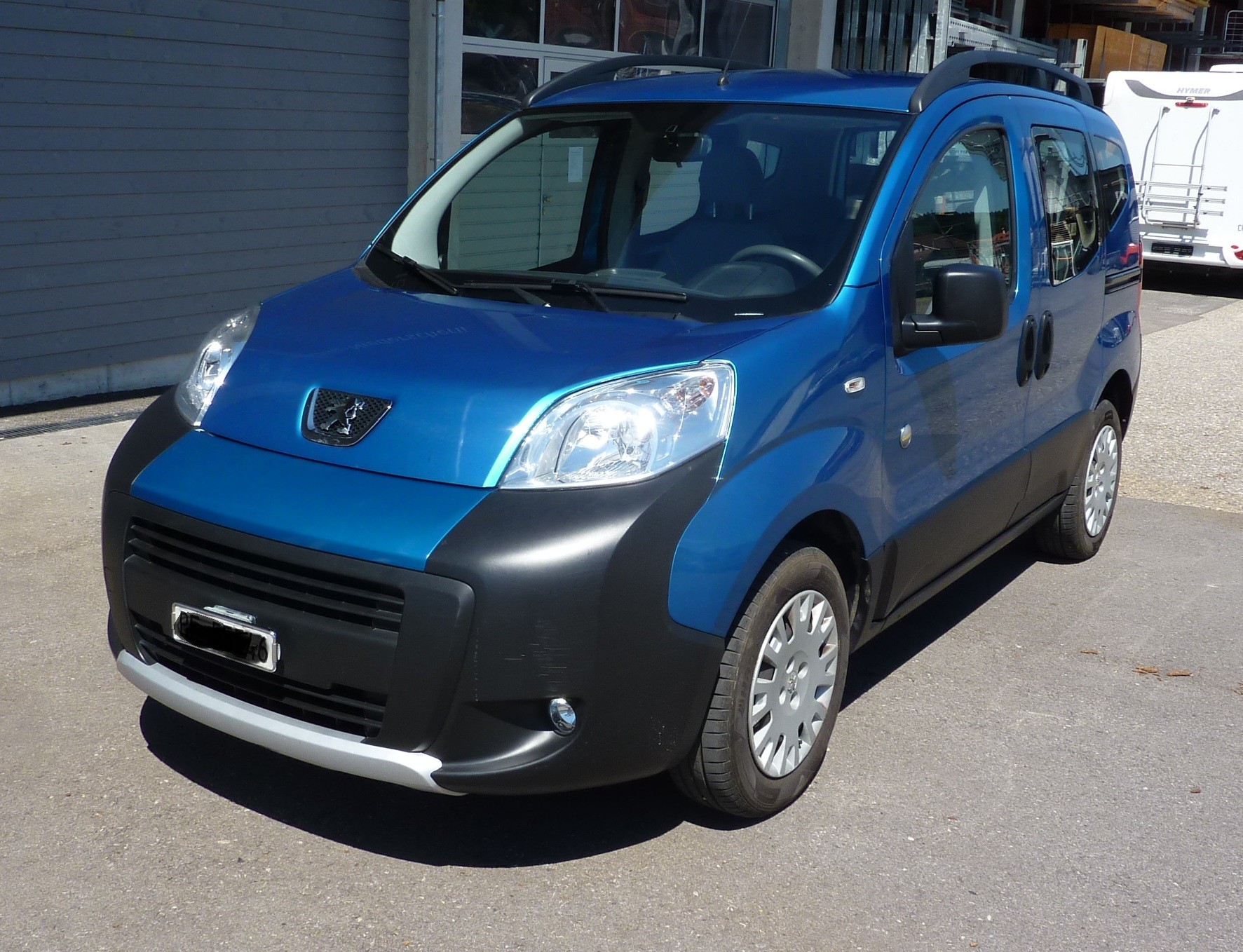 PEUGEOT Outdoor-image-0