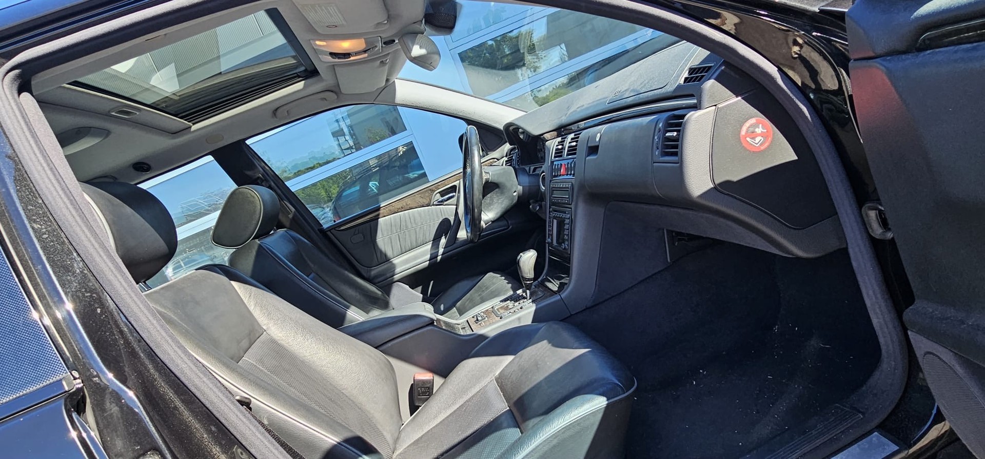 MERCEDES-BENZ E 280 Elégance 4-Matic Automatic-image-10