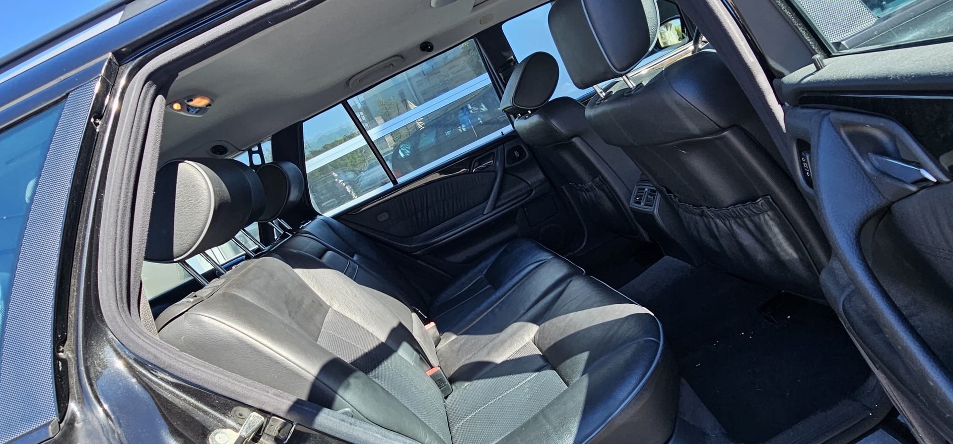 MERCEDES-BENZ E 280 Elégance 4-Matic Automatic-image-11