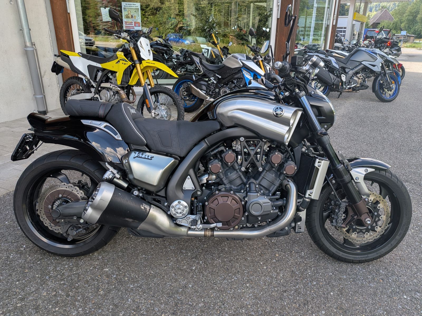 YAMAHA V-MAX-image-6
