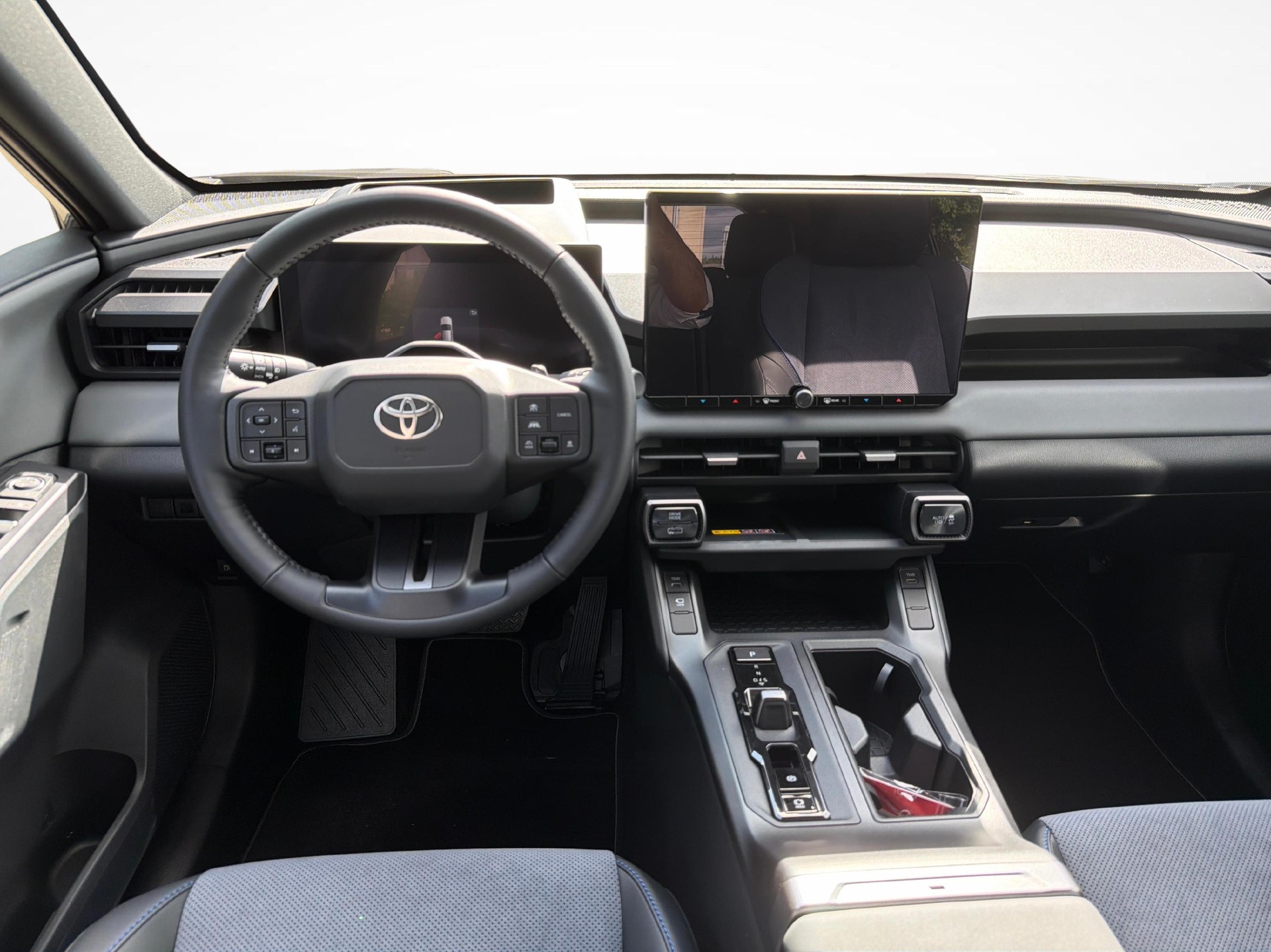 TOYOTA RAV4 2.5 Plug-In-Hybrid Style FWD-image-8