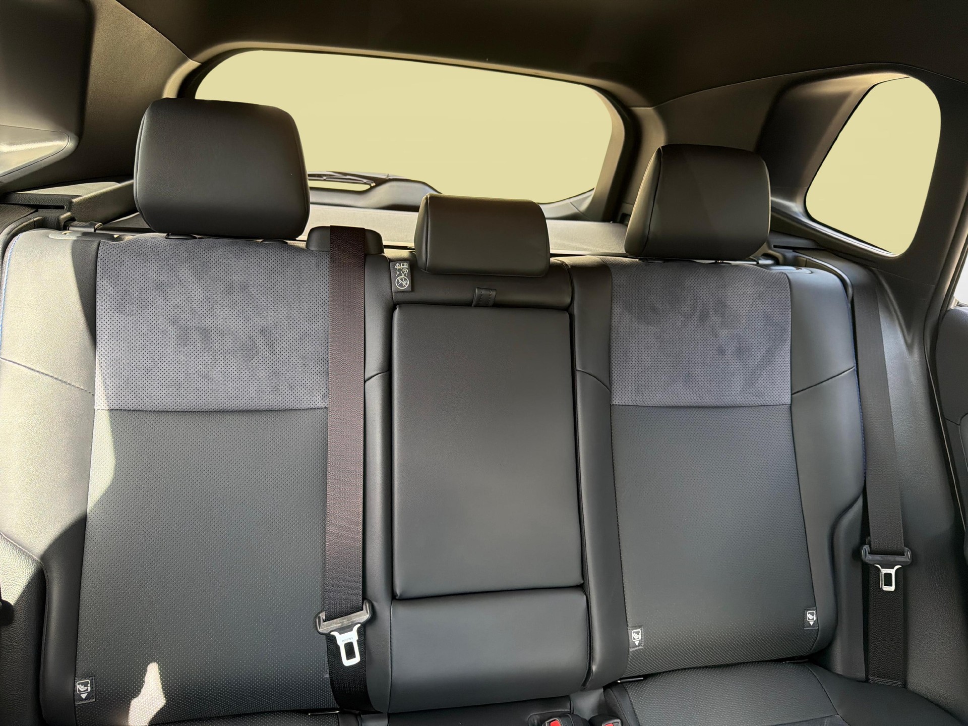 TOYOTA RAV4 2.5 Plug-In-Hybrid Style FWD-image-10