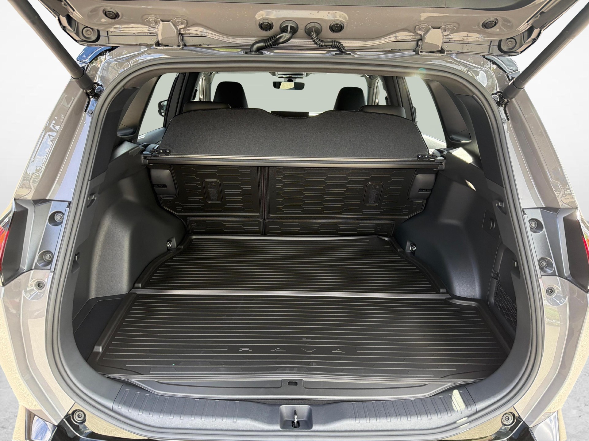 TOYOTA RAV4 2.5 Plug-In-Hybrid Style FWD-image-11