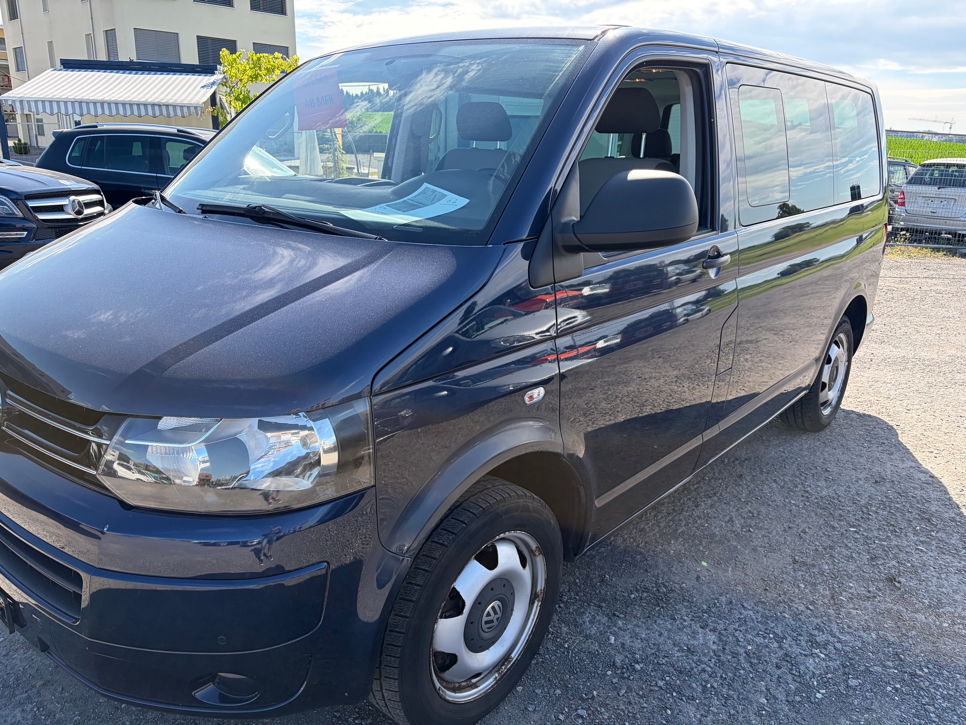 VW T5 Multivan 2.0 TDI CR Startline 4Motion-image-1