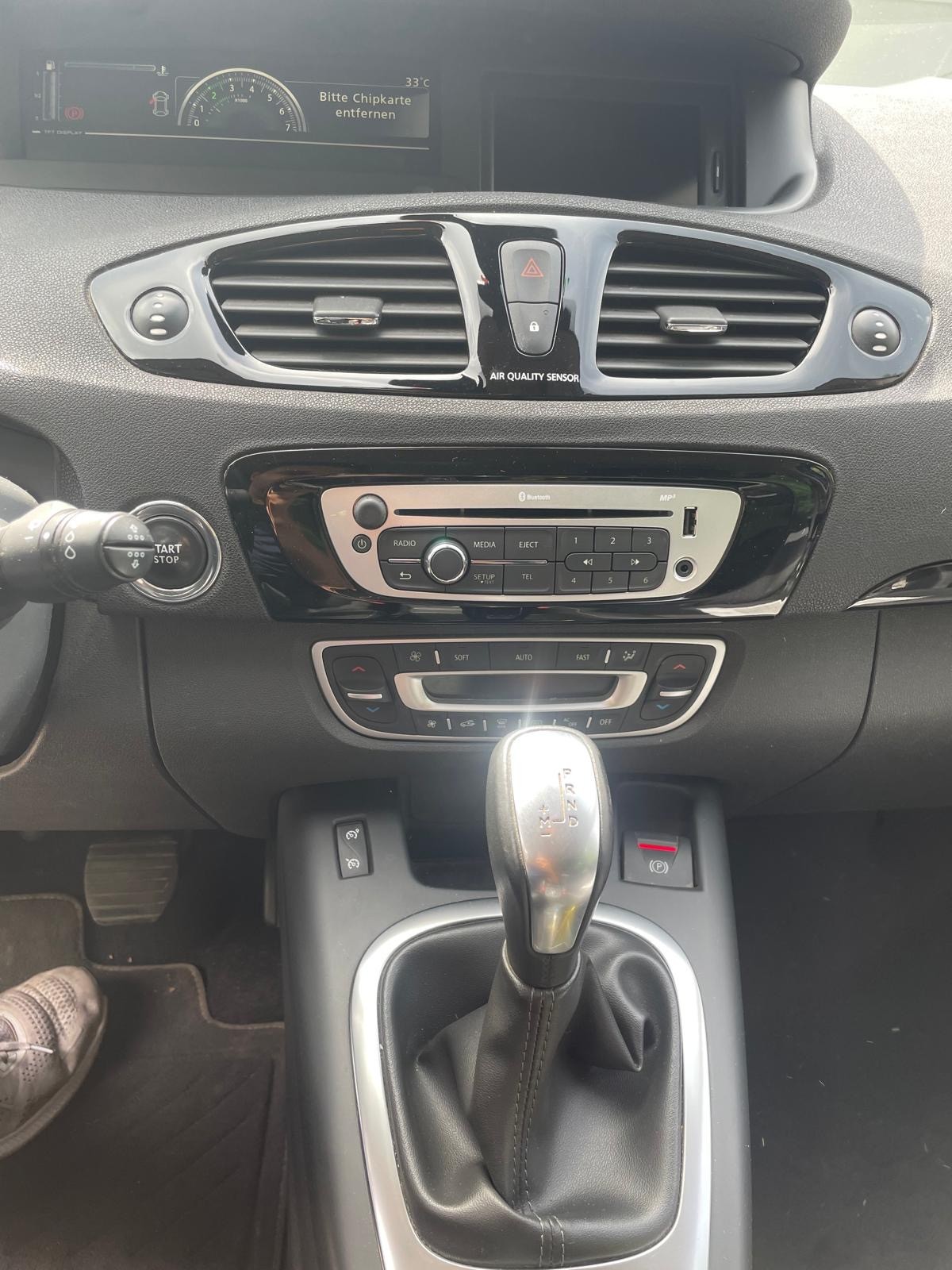 RENAULT Scénic 2.0 16V Dynamique X-Tronic CVT-image-11