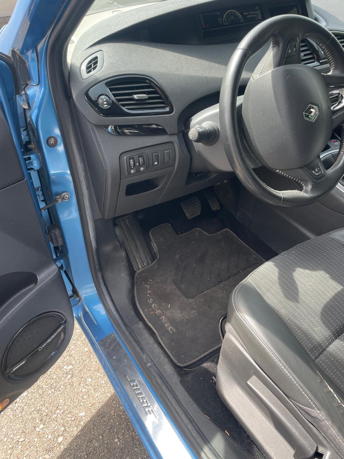 RENAULT Scénic 2.0 16V Dynamique X-Tronic CVT-image-9