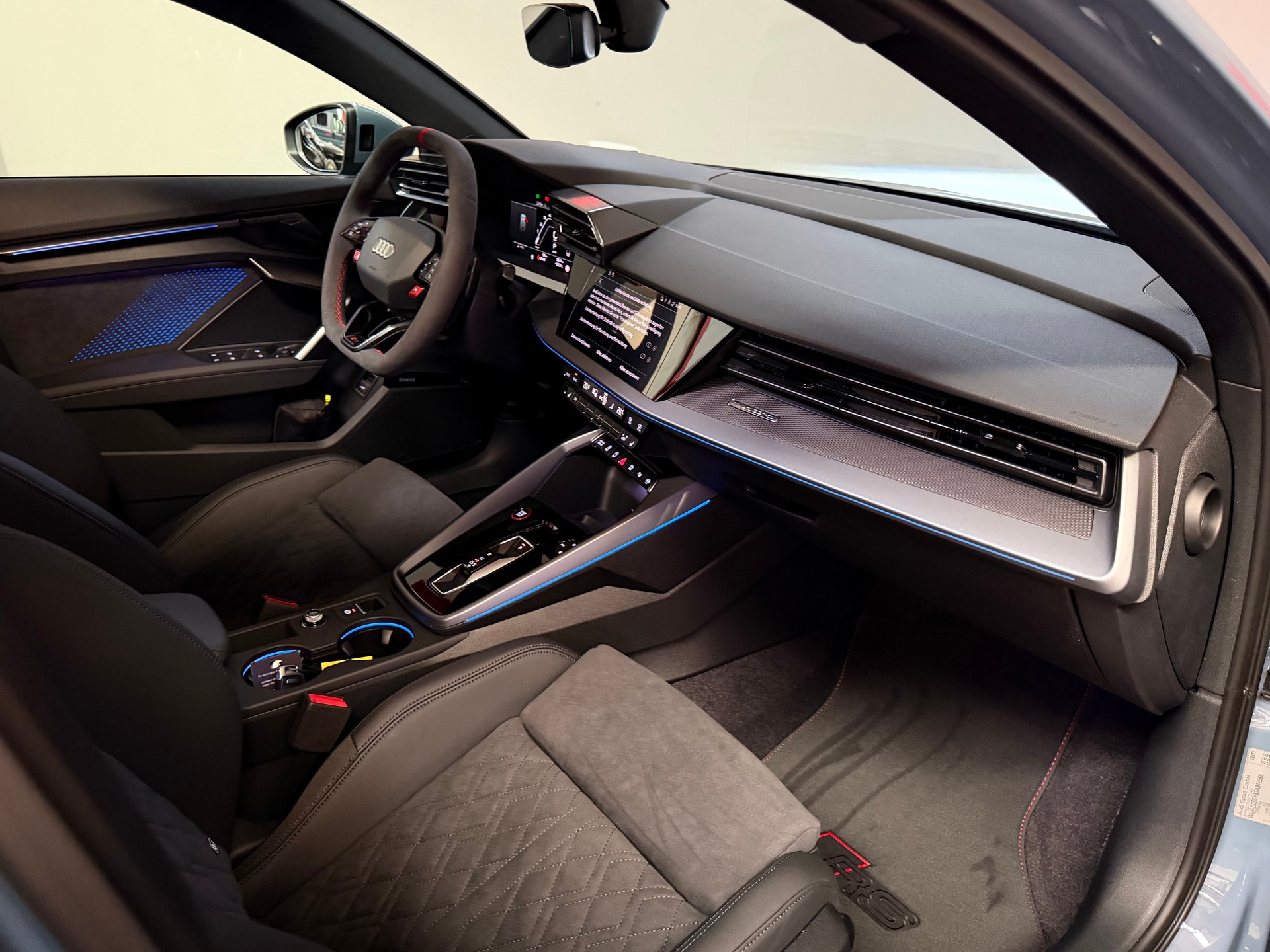 AUDI RS3 Sportback 2.5 TSI quattro S-tronic-image-21