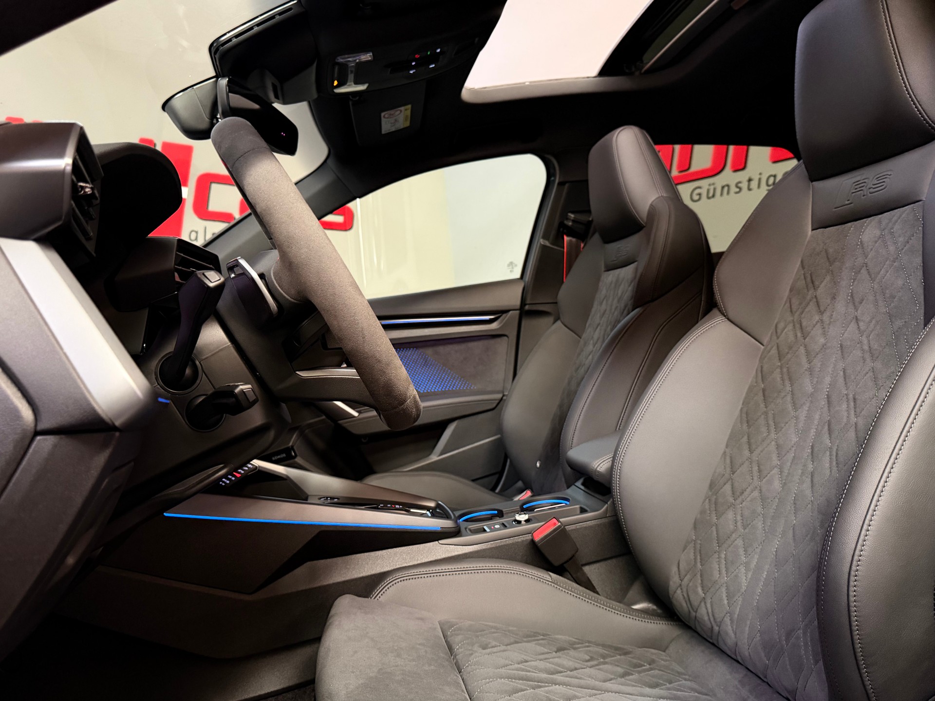 AUDI RS3 Sportback 2.5 TSI quattro S-tronic-image-14