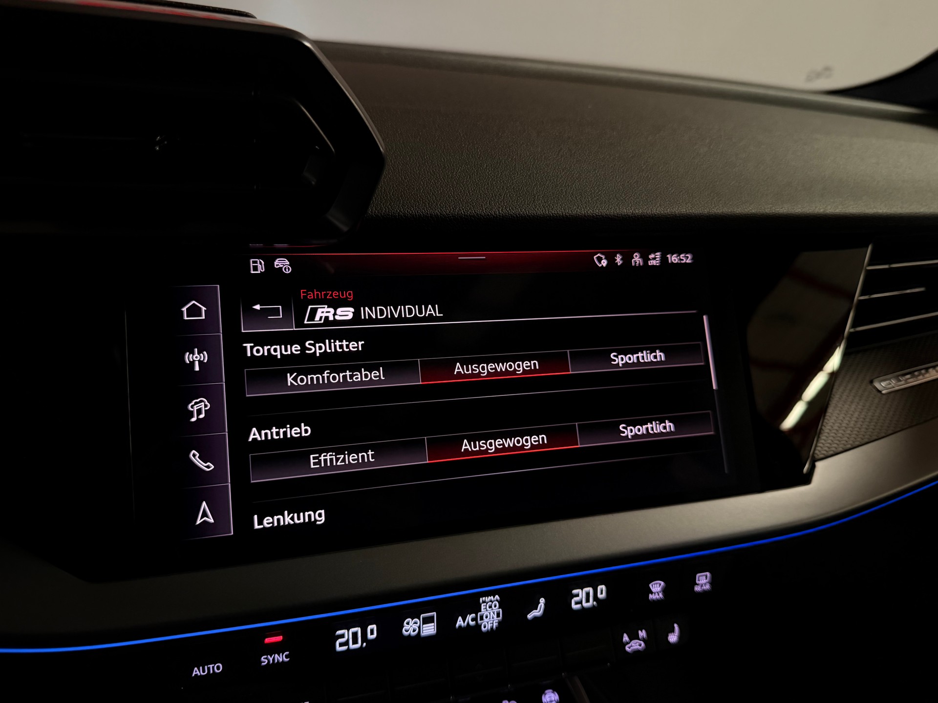 AUDI RS3 Sportback 2.5 TSI quattro S-tronic-image-35