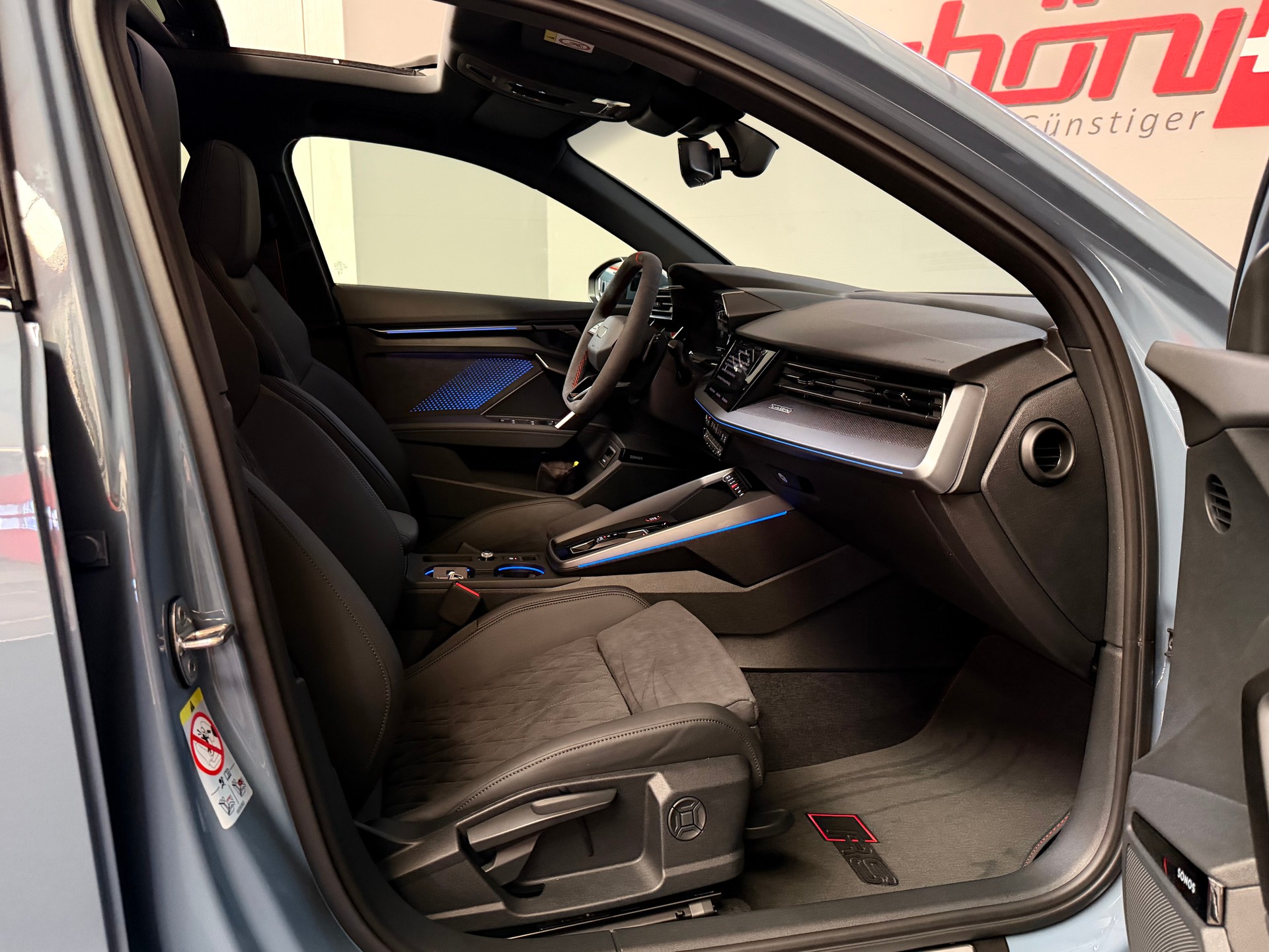 AUDI RS3 Sportback 2.5 TSI quattro S-tronic-image-20