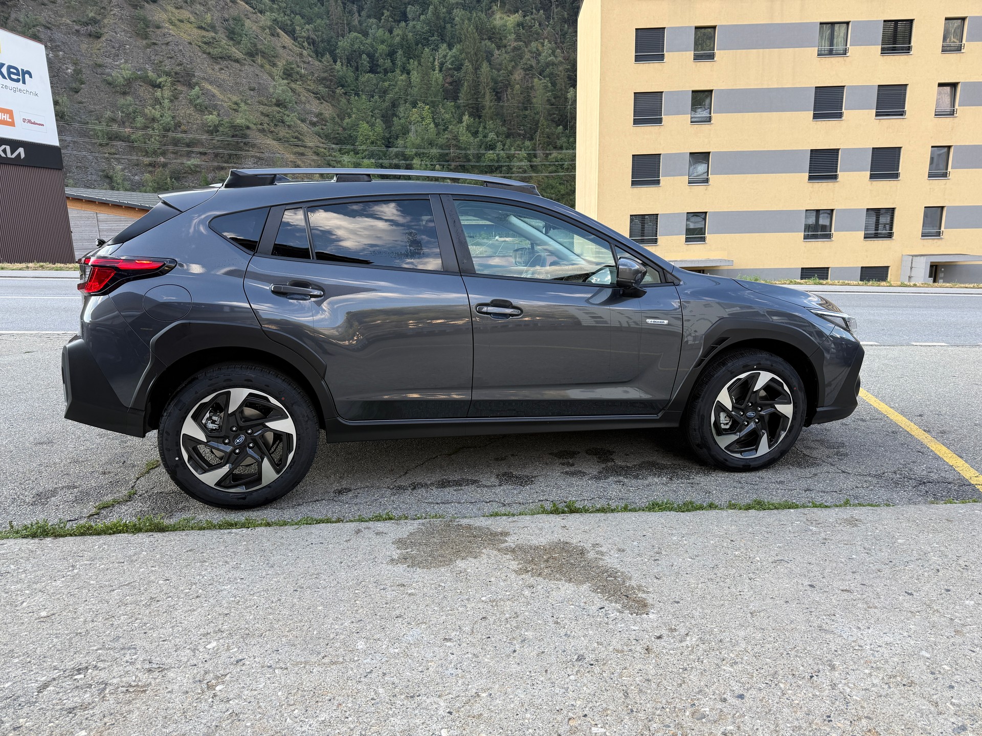 SUBARU Crosstrek 2.0i e-Boxer Swiss Plus-image-6