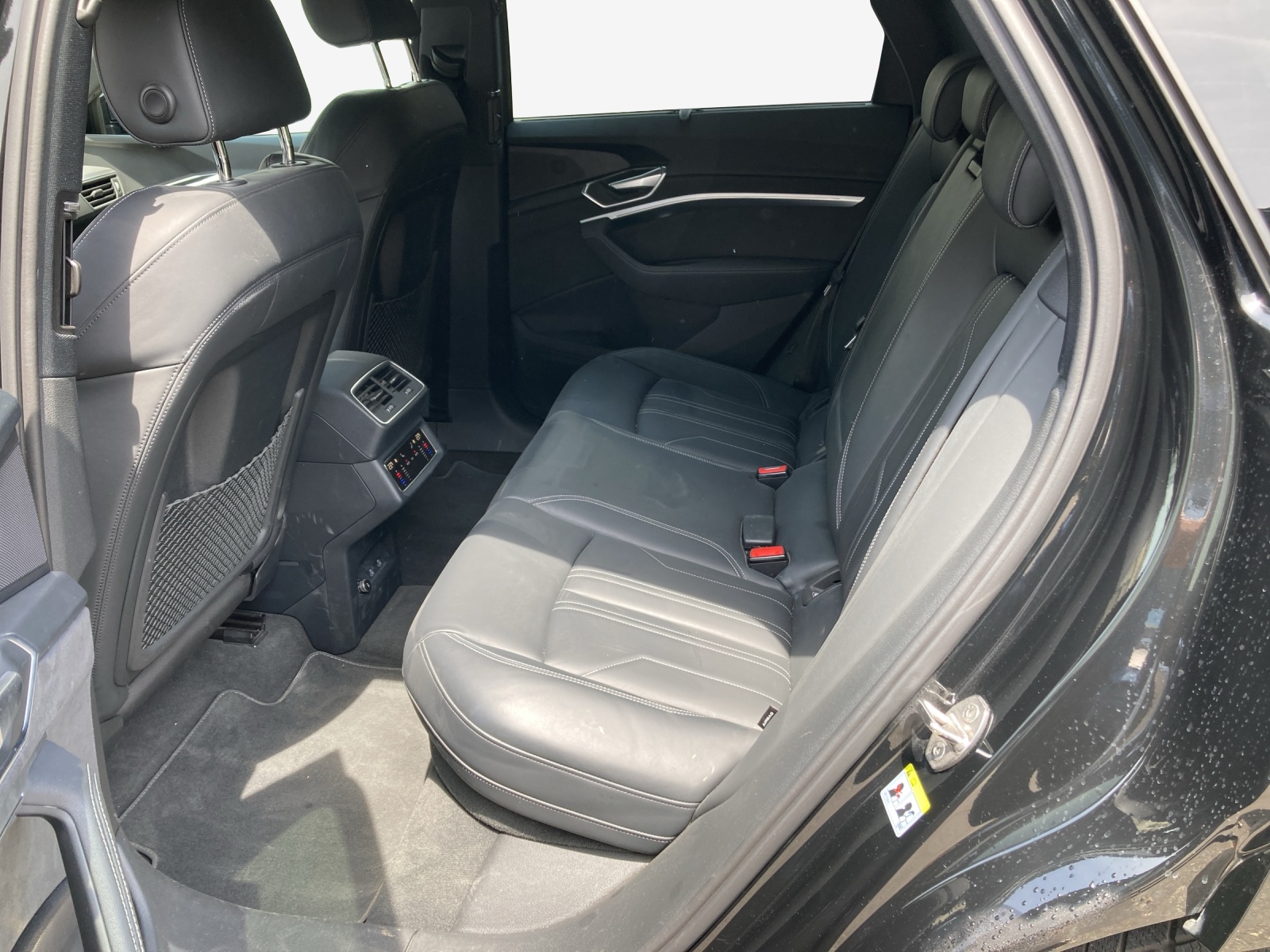 AUDI e-tron 55 Sportback S Line Black Edition quattro-image-12