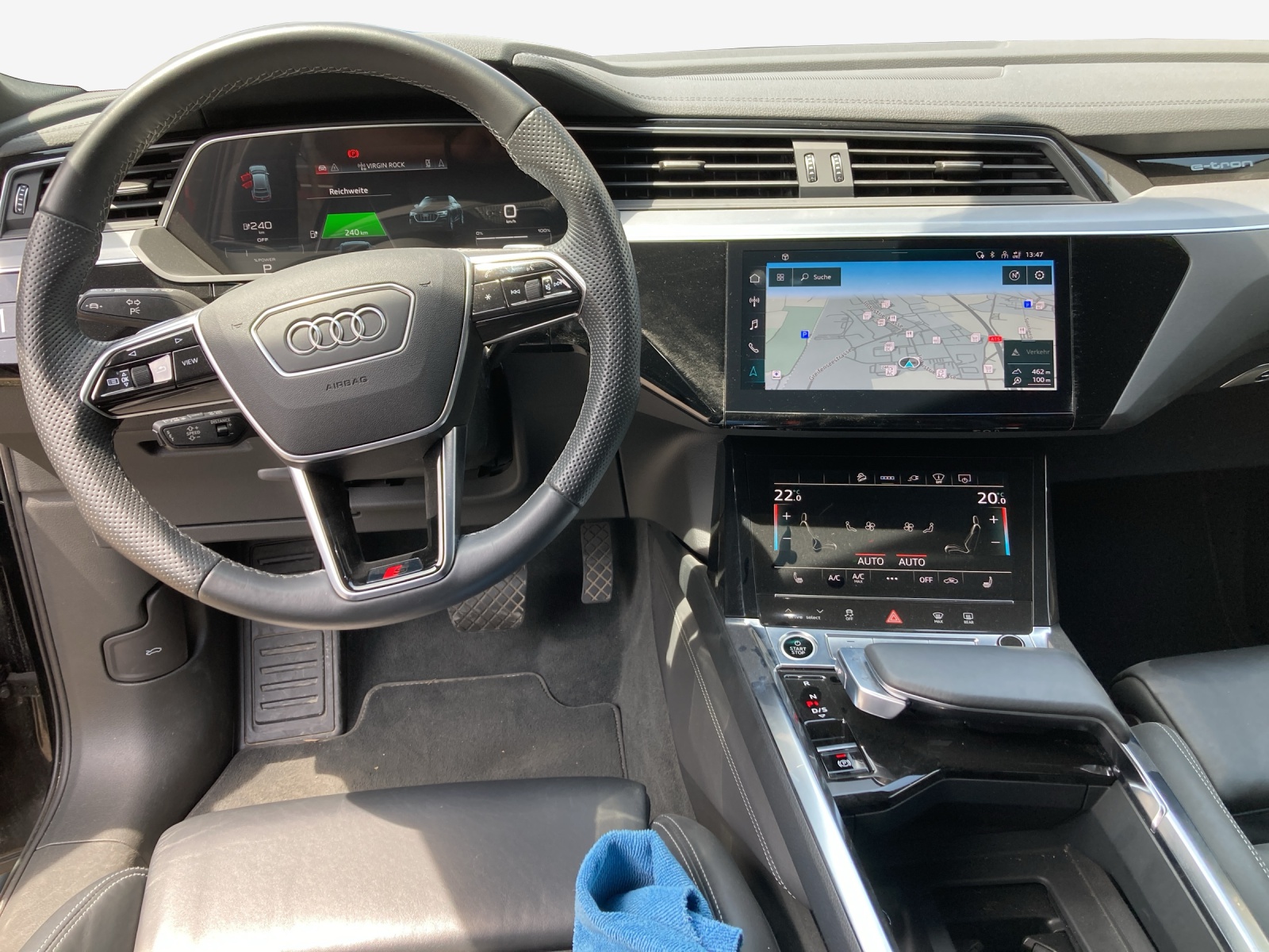 AUDI e-tron 55 Sportback S Line Black Edition quattro-image-9