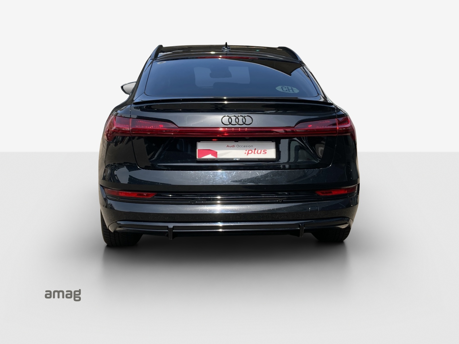AUDI e-tron 55 Sportback S Line Black Edition quattro-image-4