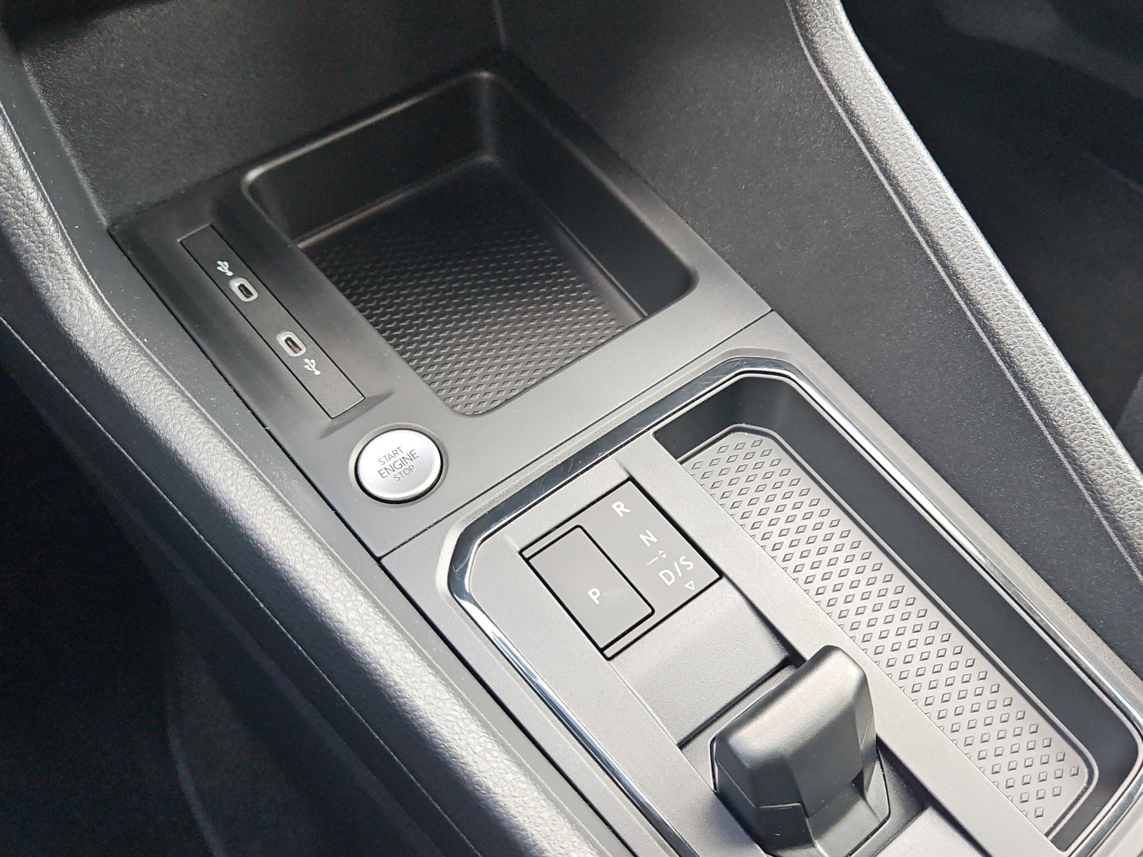 VW Caddy 1.5 TSI Plug in Hybrid Liberty DSG-image-25