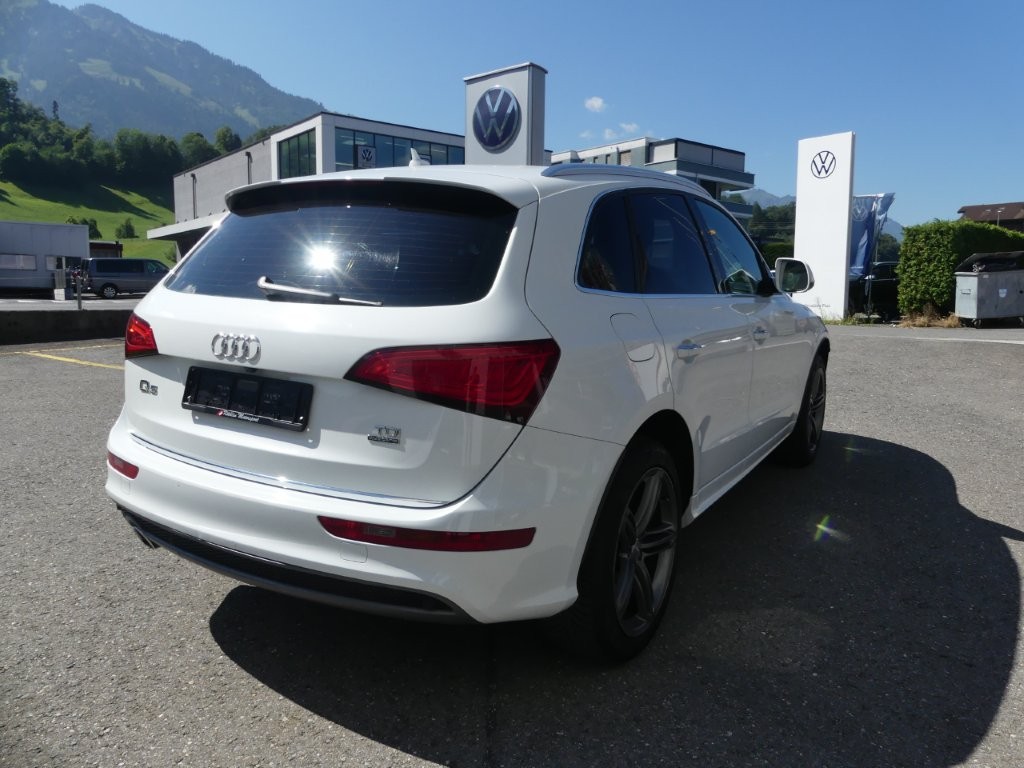 AUDI Q5 2.0 TDI quattro S-tronic-image-3