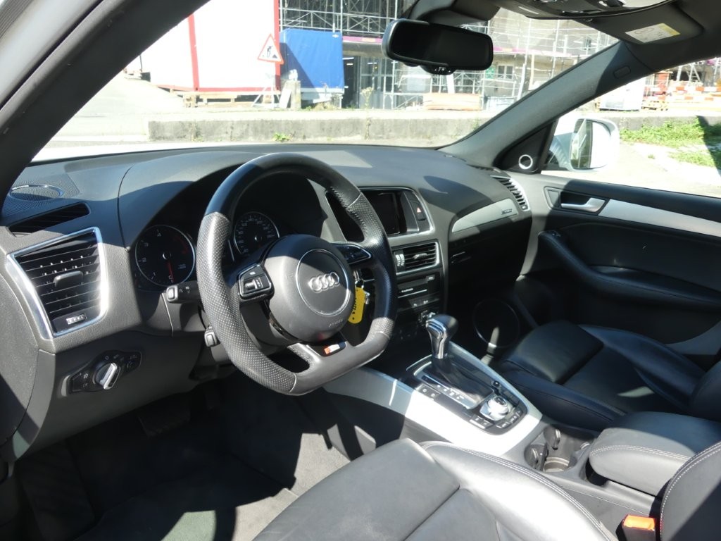AUDI Q5 2.0 TDI quattro S-tronic-image-6