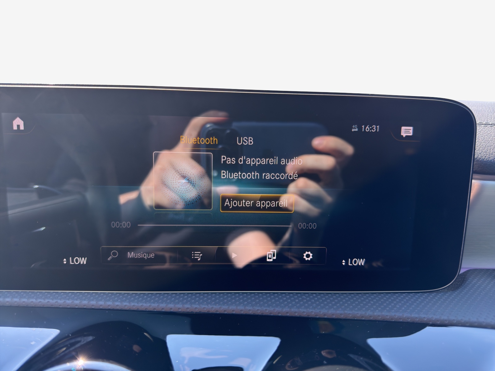 MERCEDES-BENZ CLA Shooting Brake 35 AMG 4Matic 7G-DCT-image-14