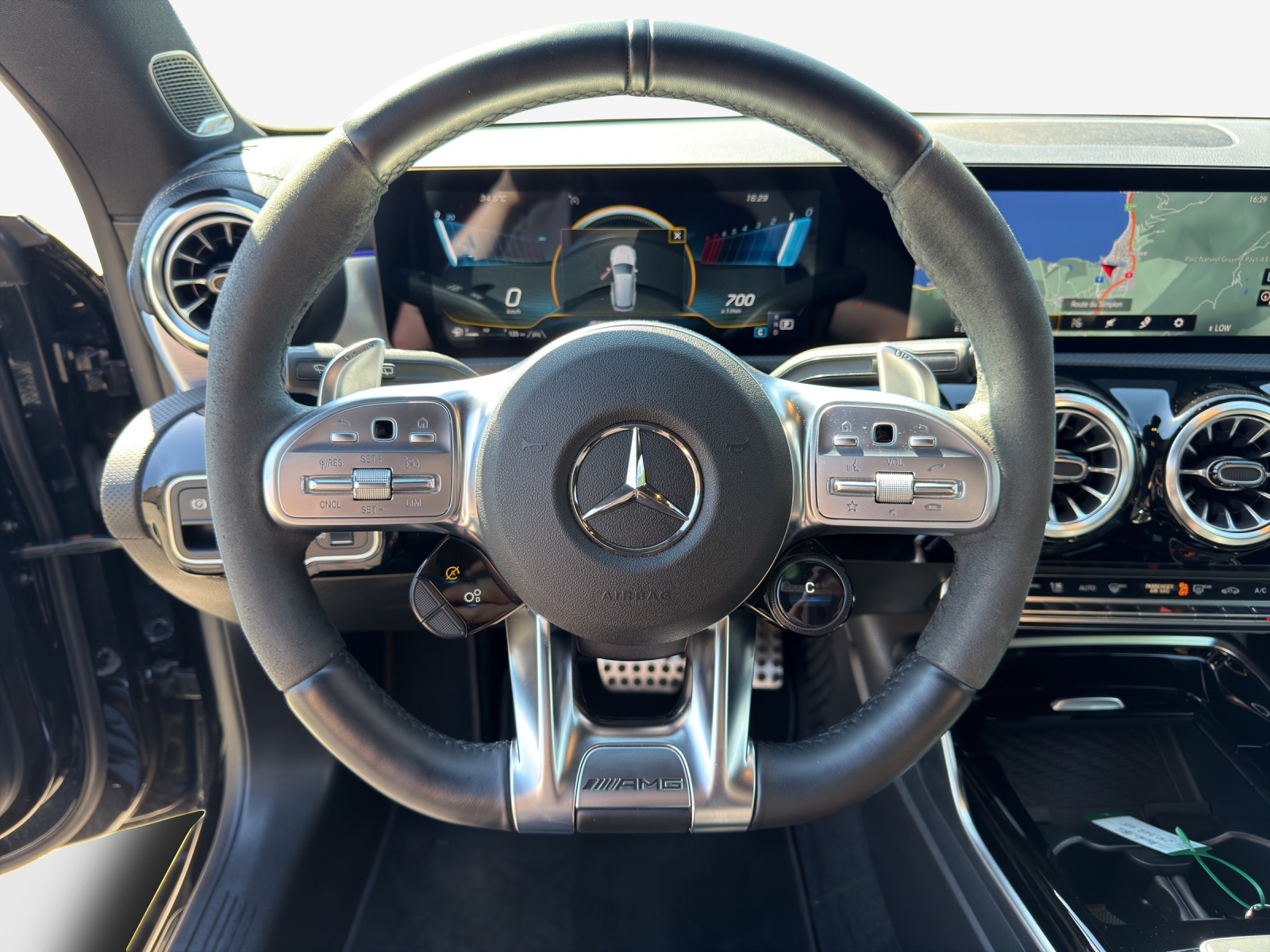 MERCEDES-BENZ CLA Shooting Brake 35 AMG 4Matic 7G-DCT-image-9