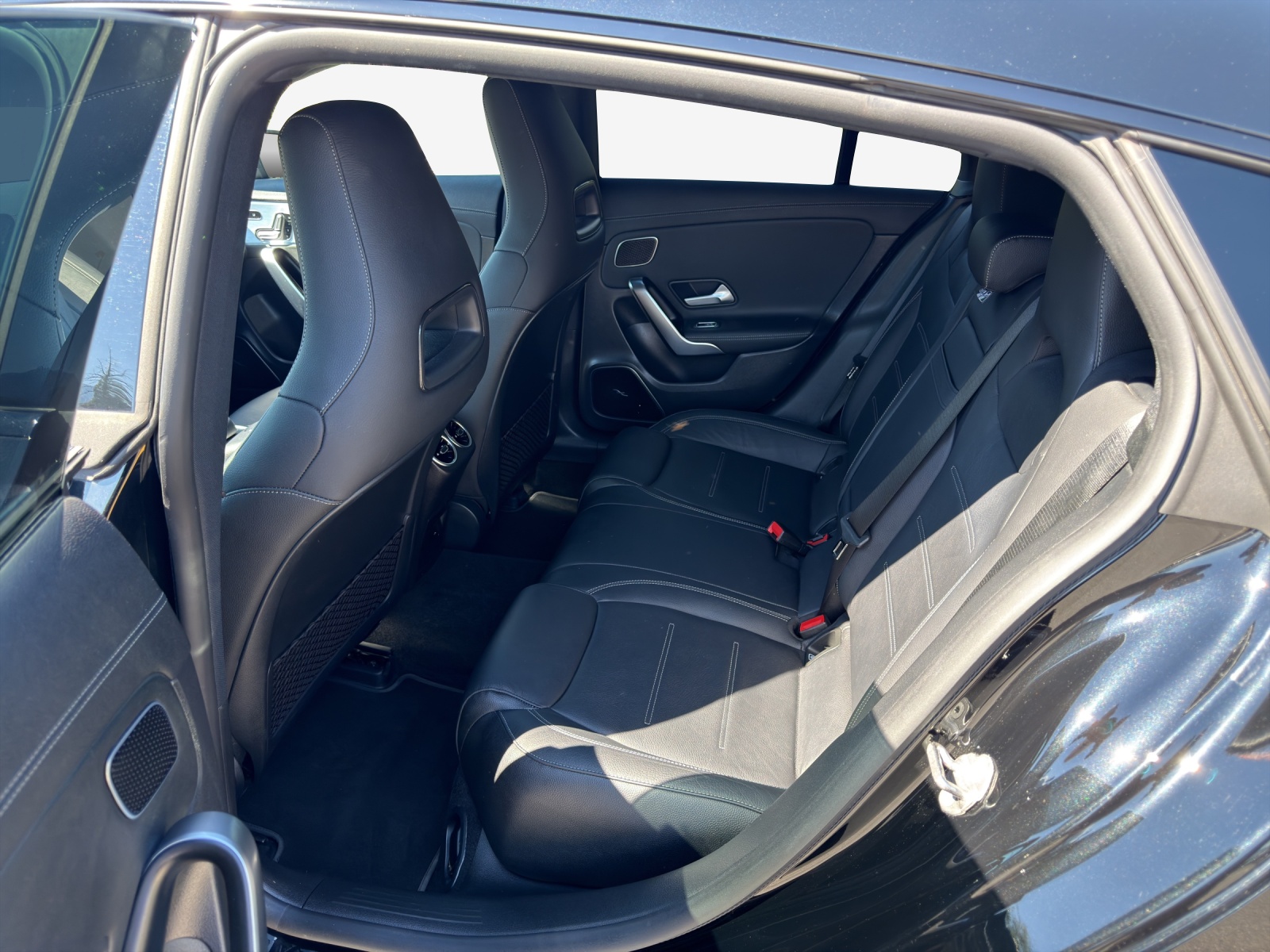 MERCEDES-BENZ CLA Shooting Brake 35 AMG 4Matic 7G-DCT-image-11