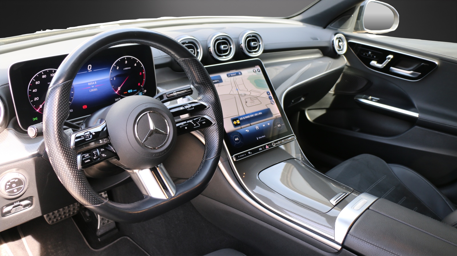 MERCEDES-BENZ C 220 d T AMG Line-image-4