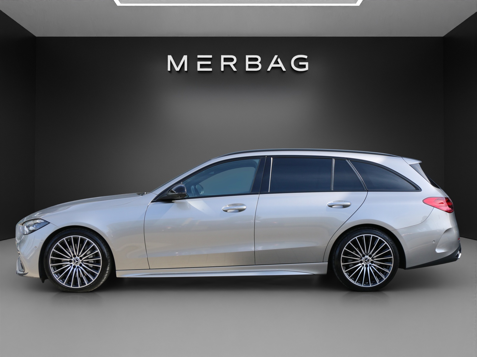 MERCEDES-BENZ C 220 d T AMG Line-image-1