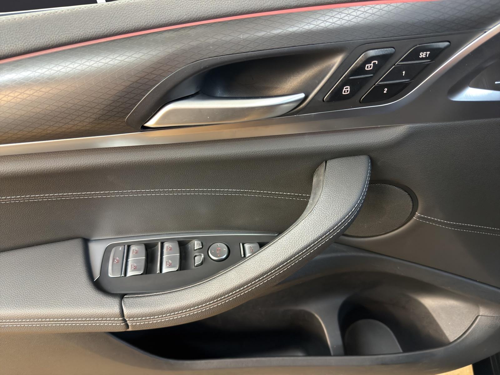 BMW X3 M40i-image-9